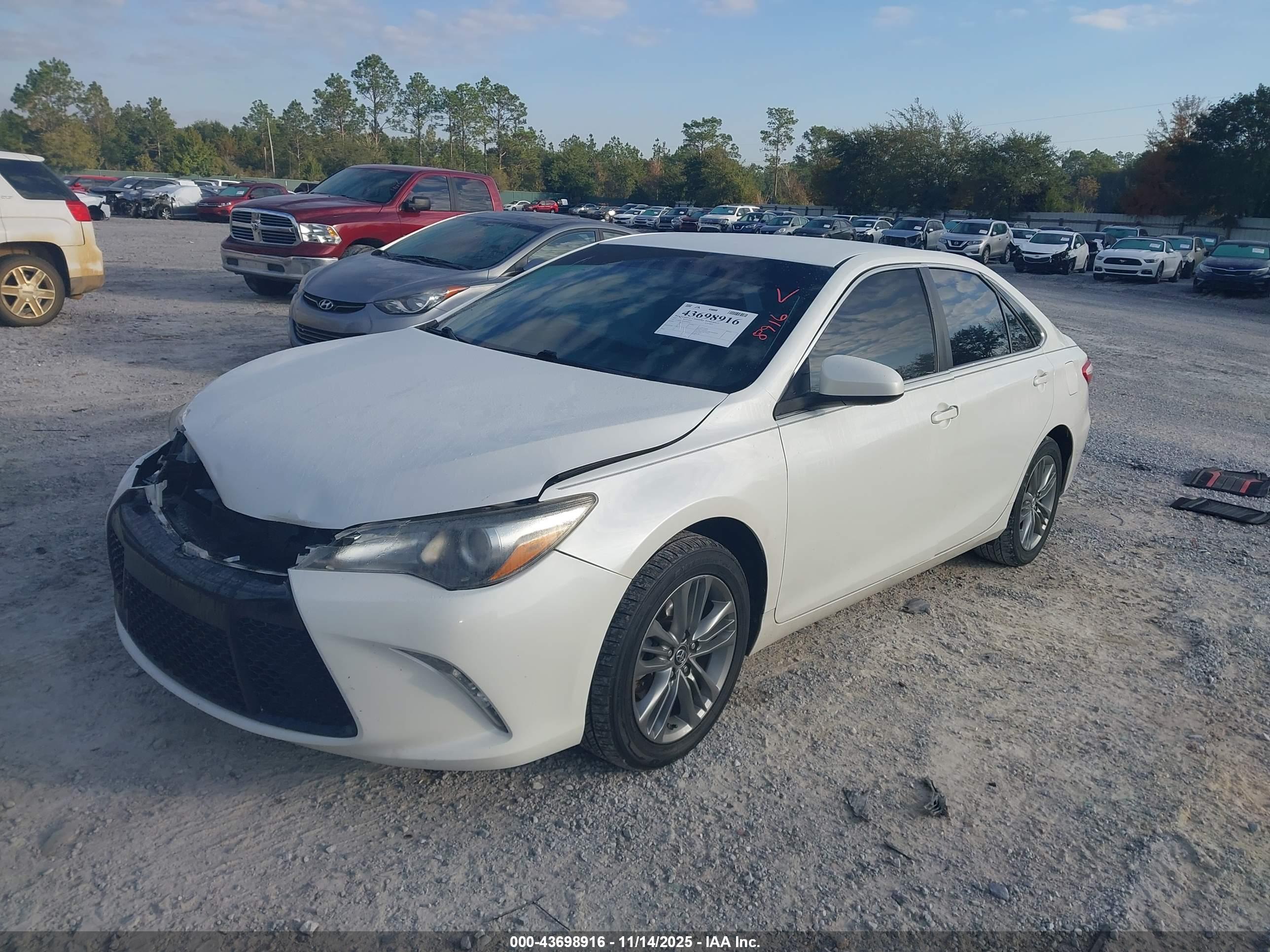 TOYOTA CAMRY image 2