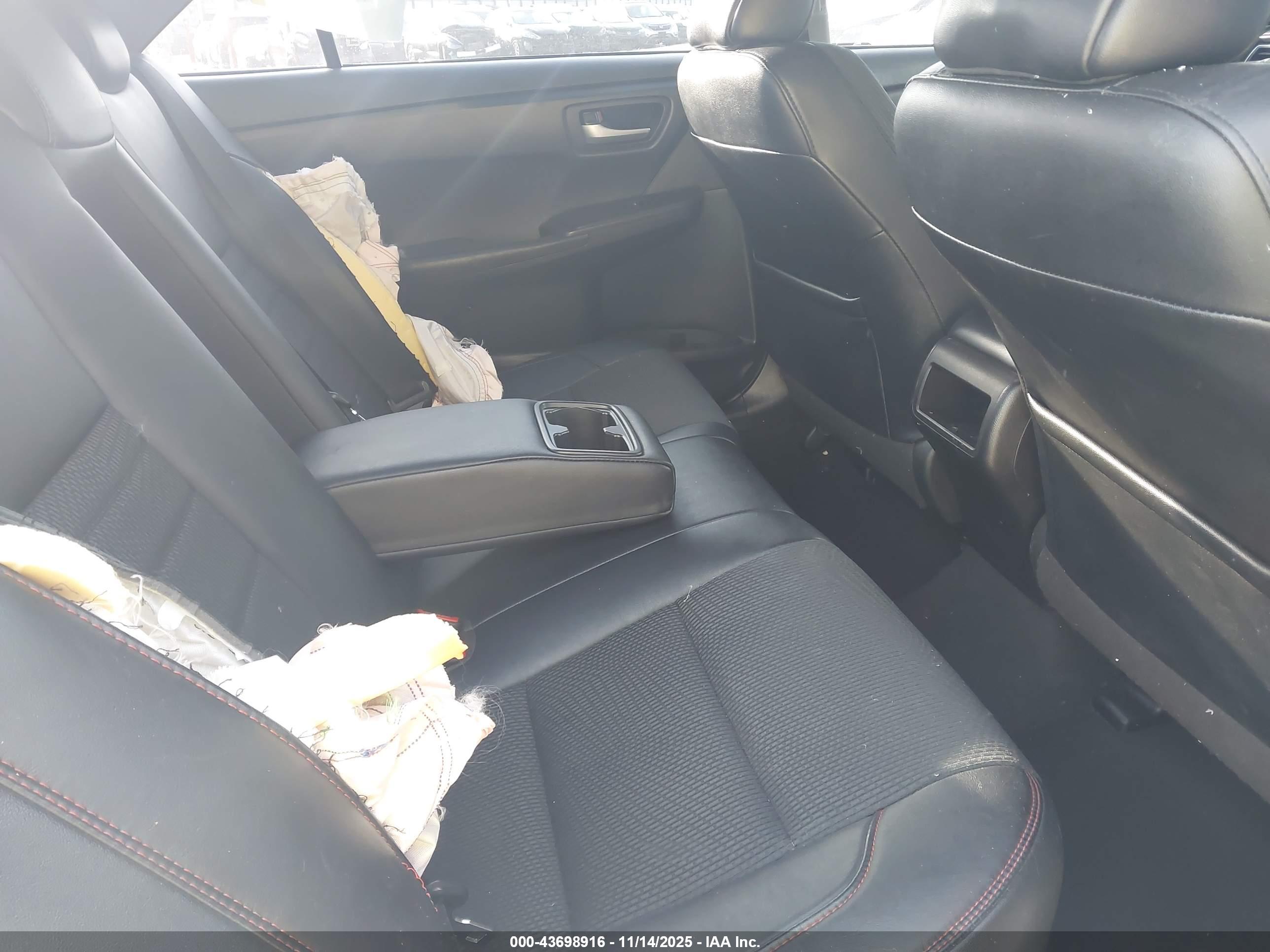 TOYOTA CAMRY image 8