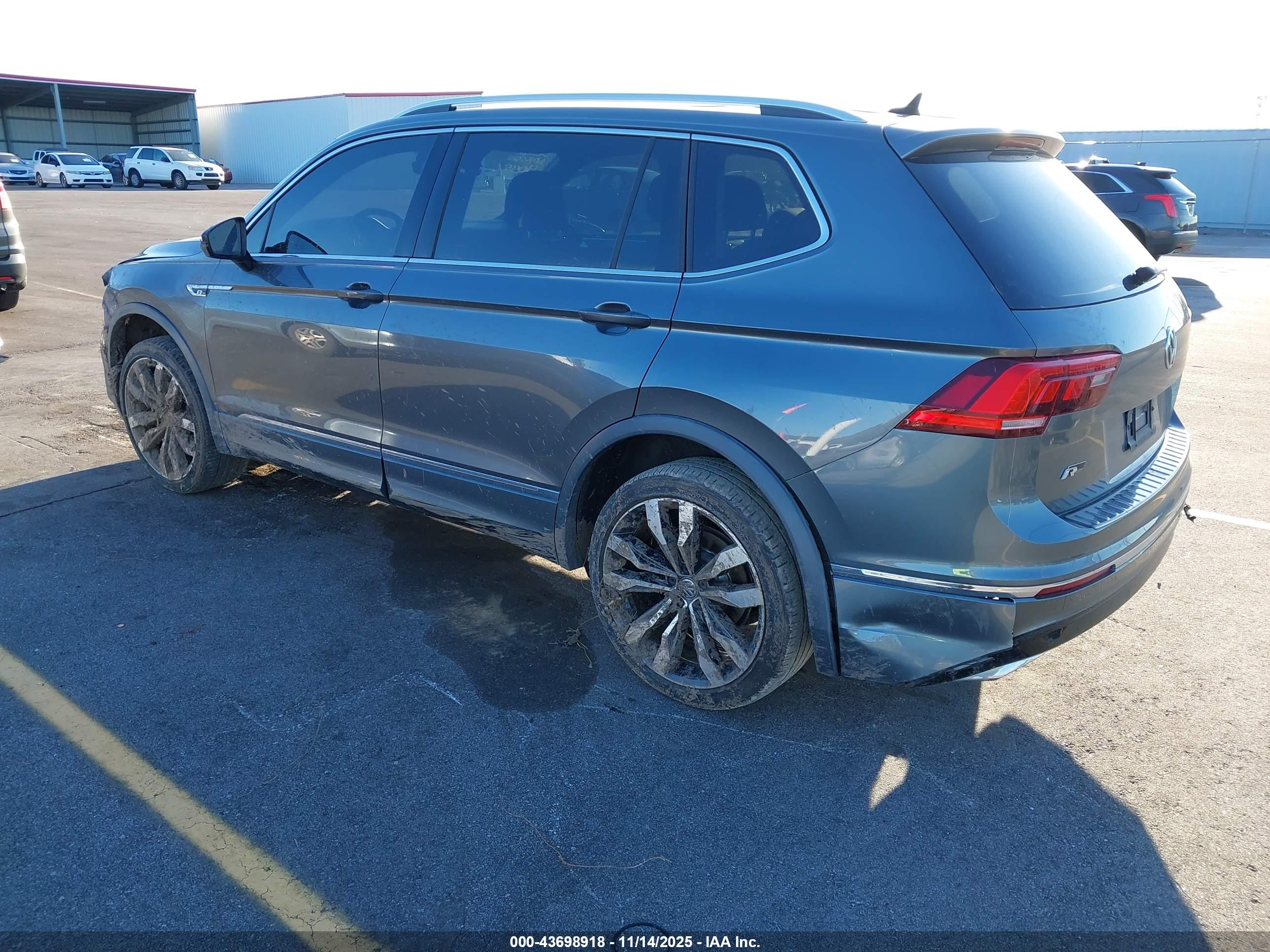 VOLKSWAGEN TIGUAN image 3