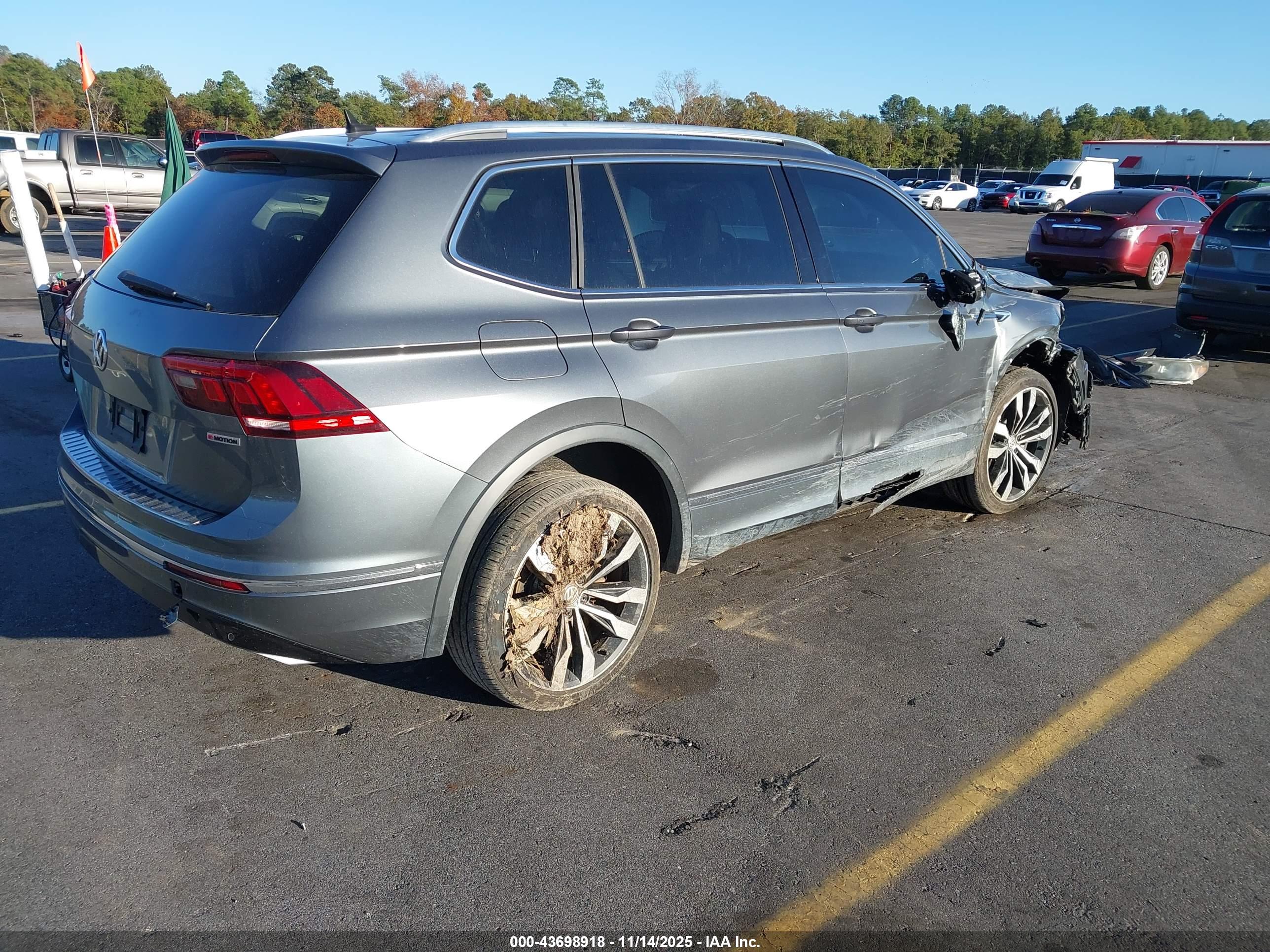 VOLKSWAGEN TIGUAN image 4