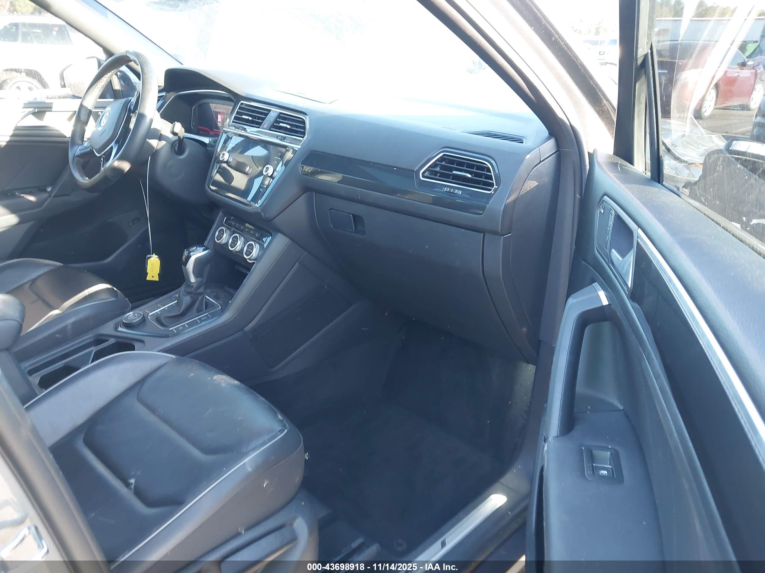 VOLKSWAGEN TIGUAN image 5
