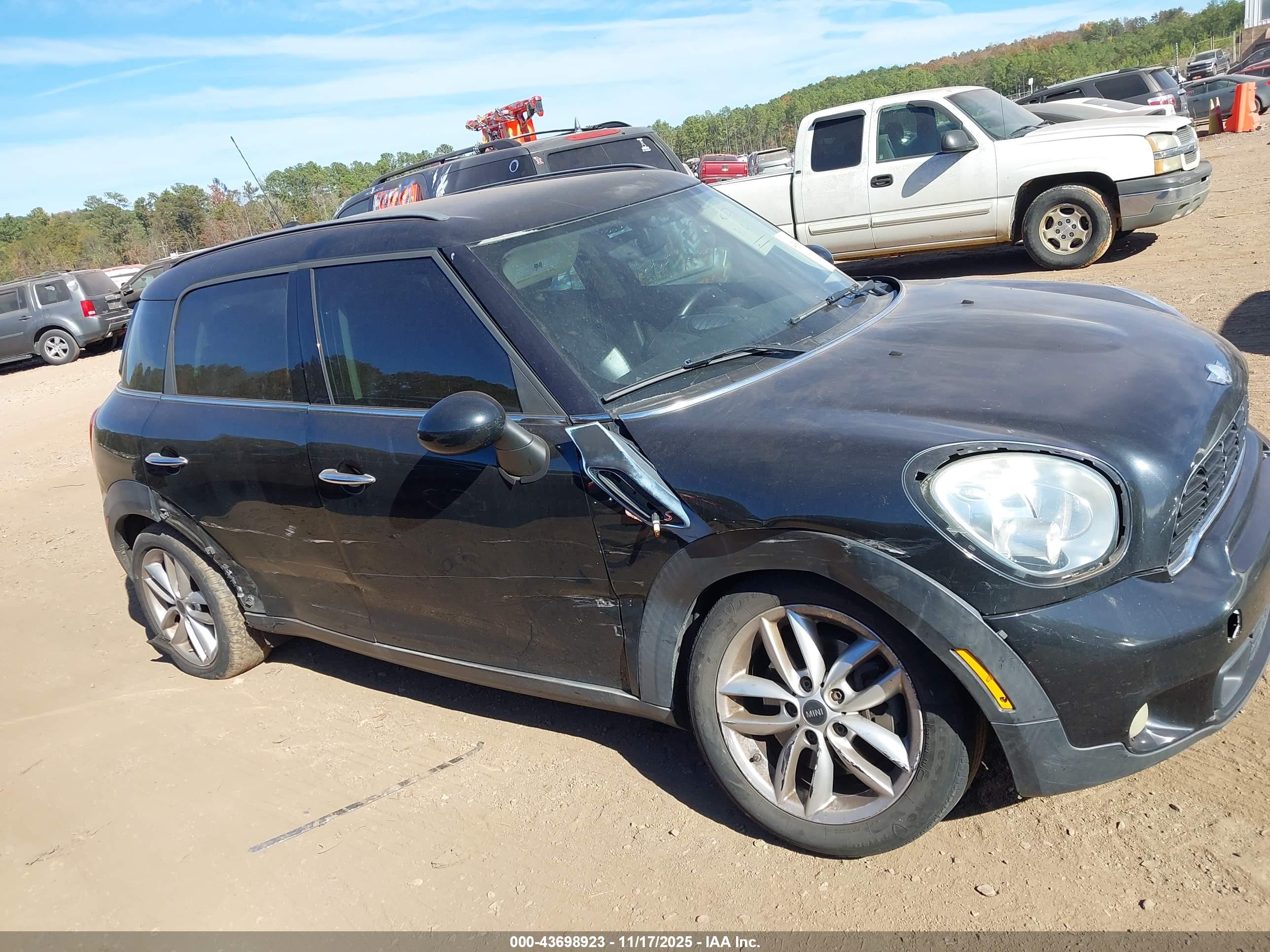 MINI COUNTRYMAN image 6
