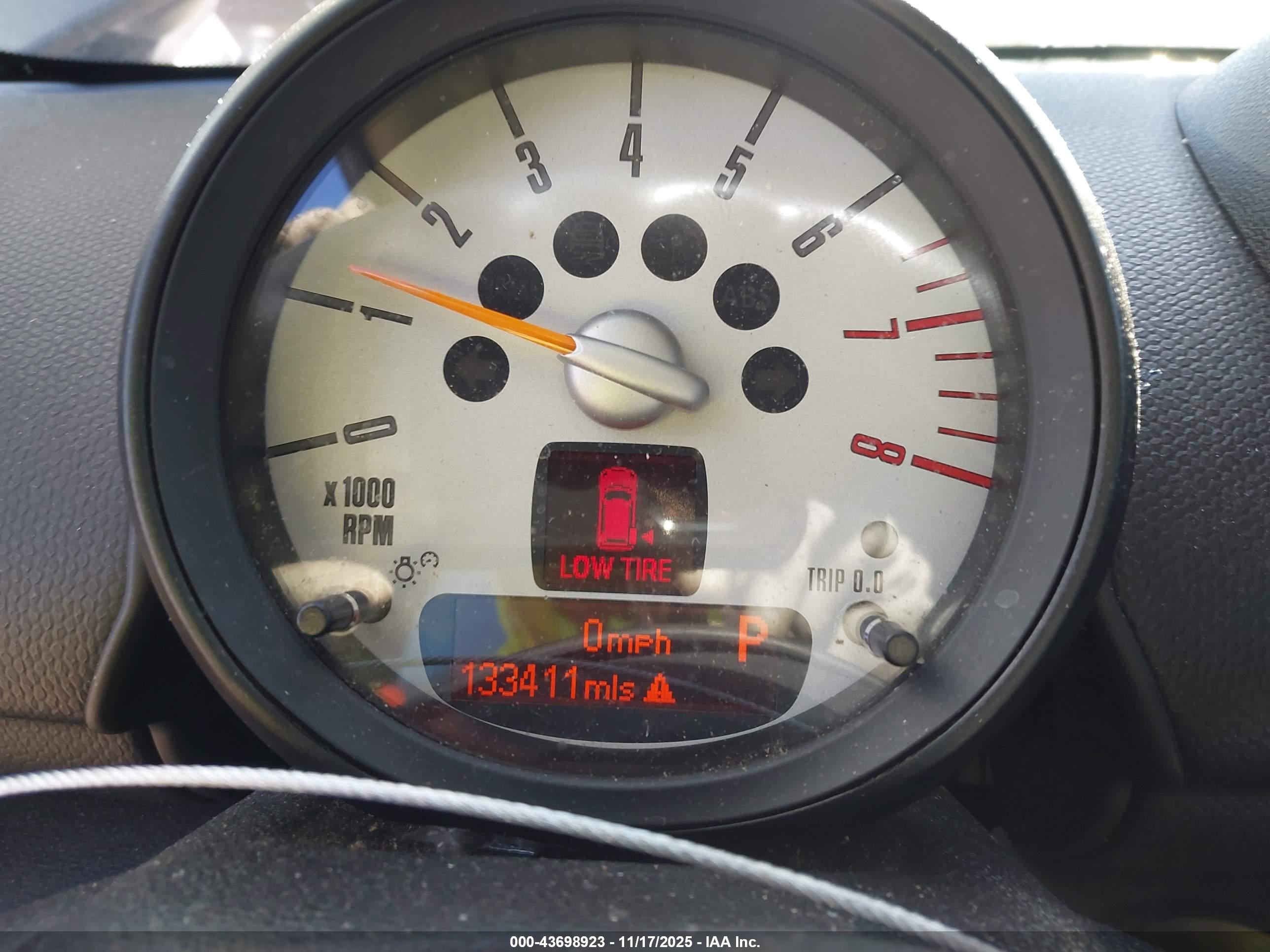 MINI COUNTRYMAN image 7