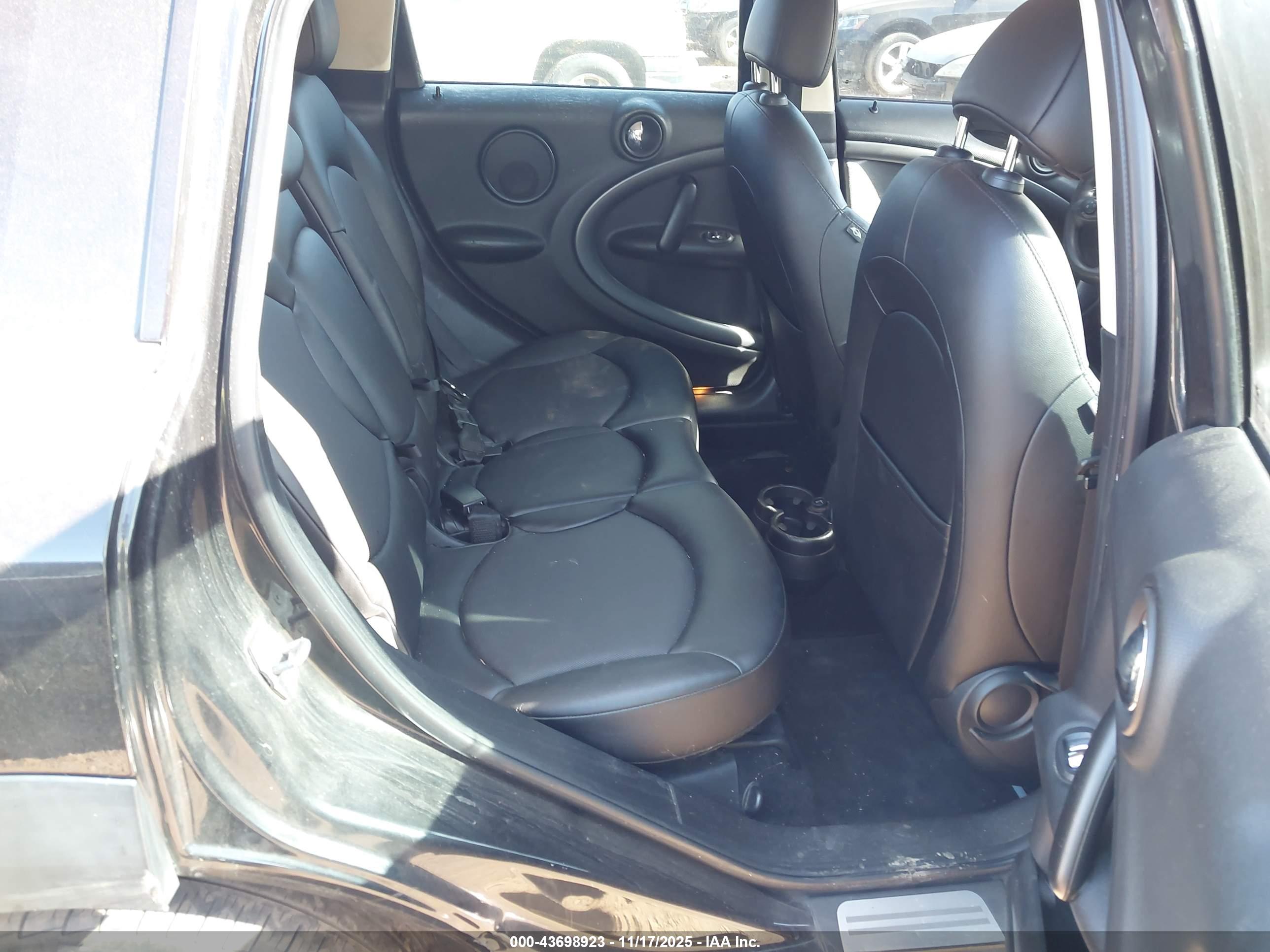 MINI COUNTRYMAN image 8