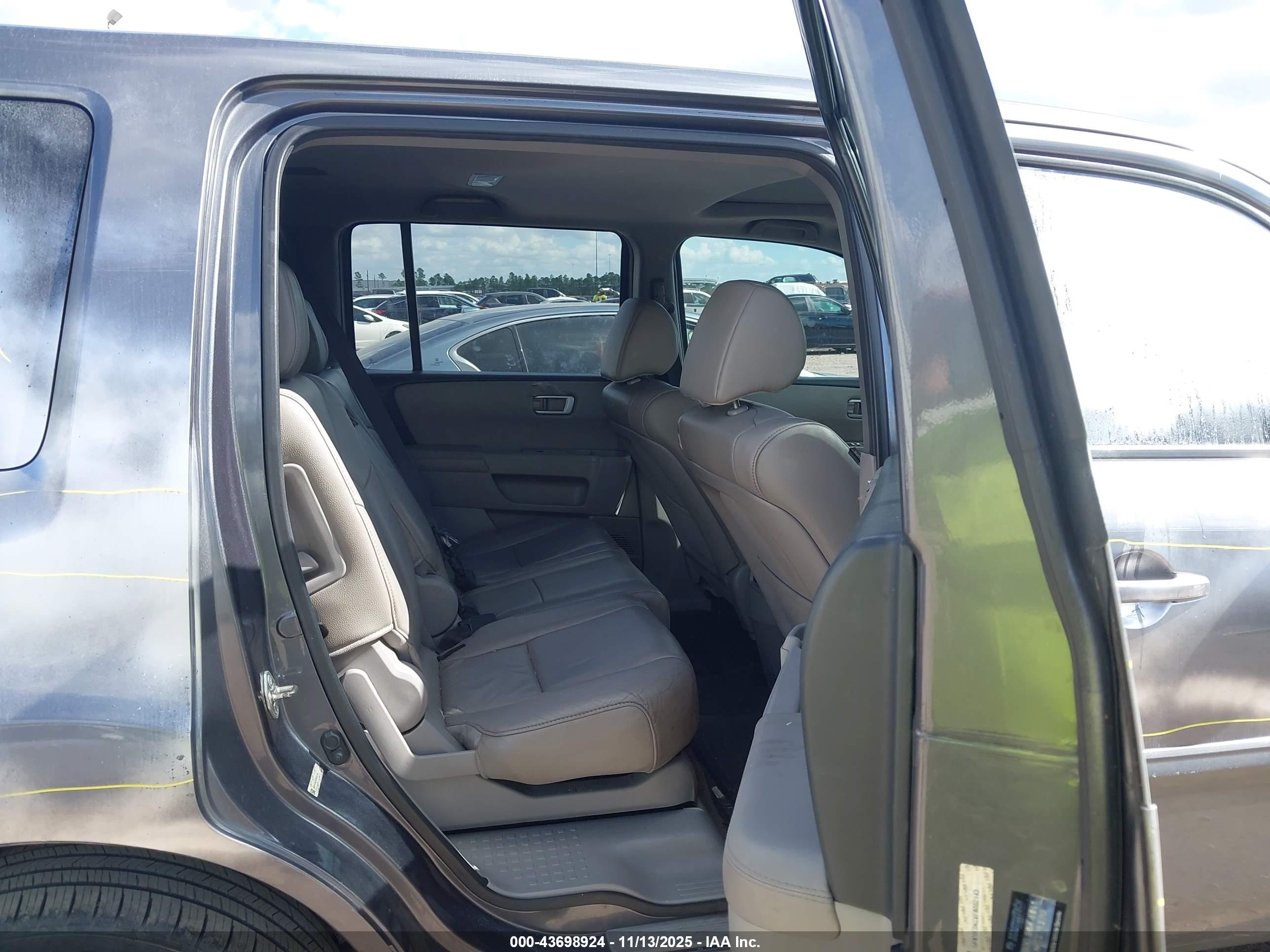 HONDA PILOT image 8