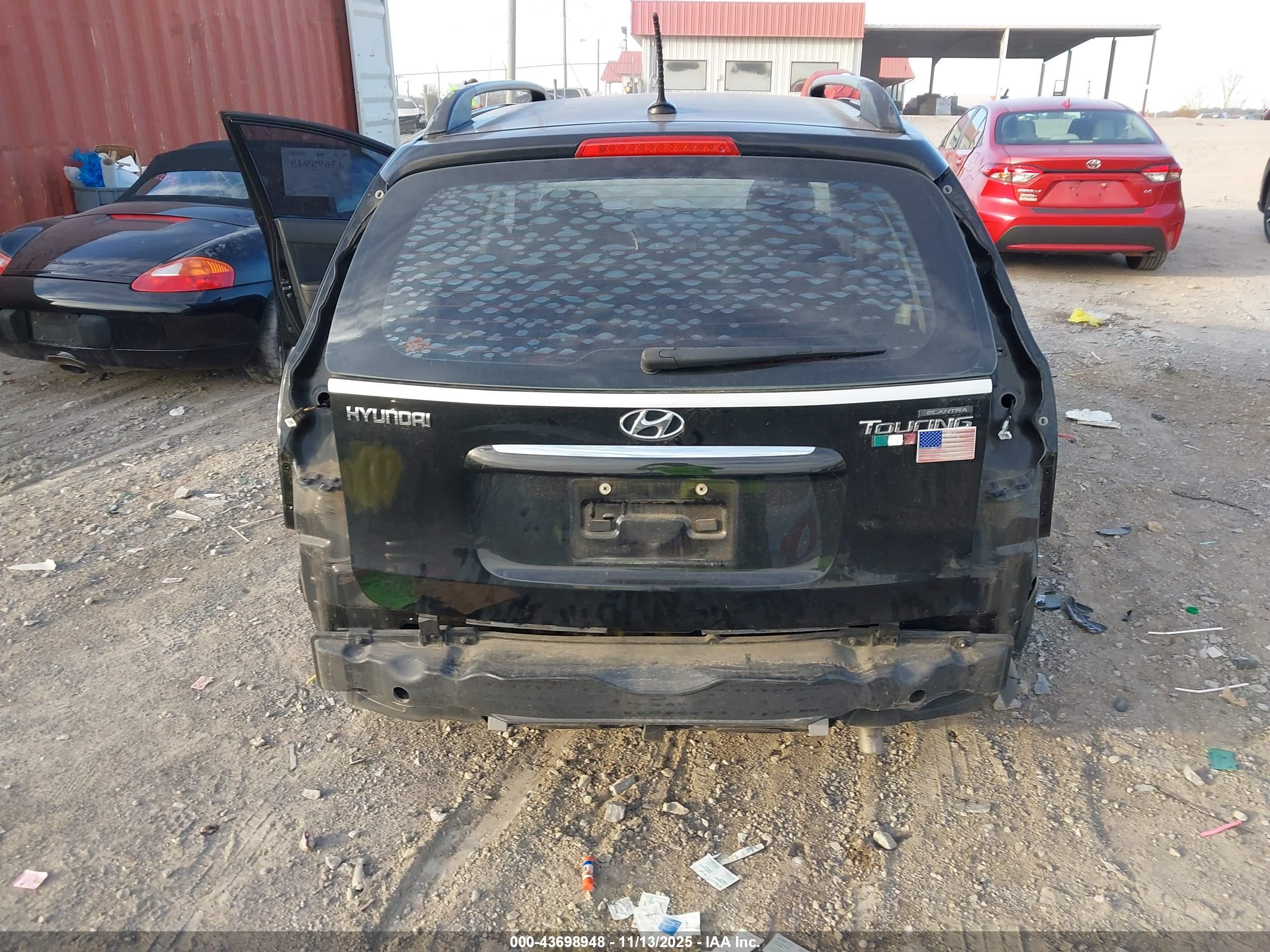 HYUNDAI ELANTRA image 6