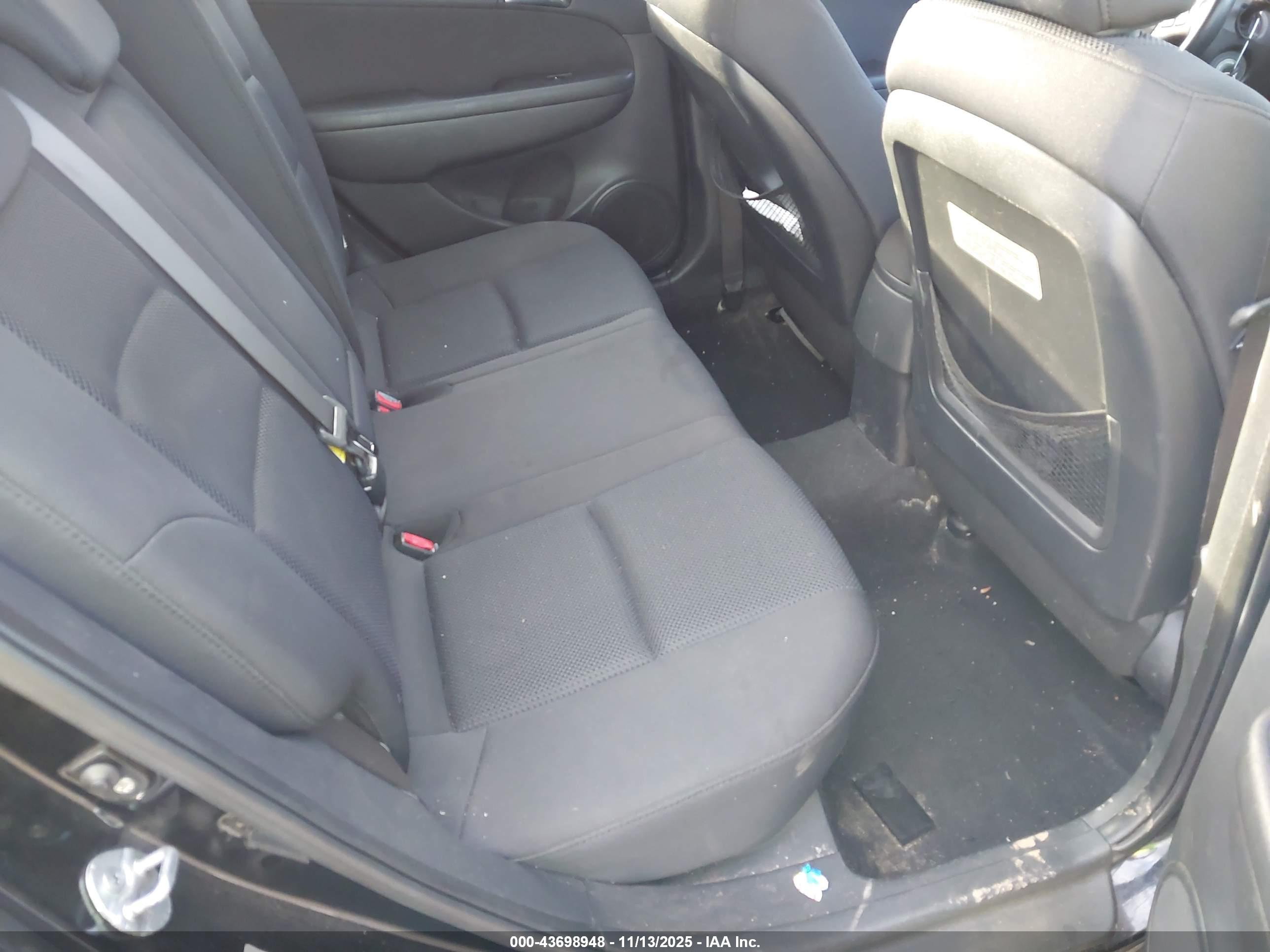 HYUNDAI ELANTRA image 8
