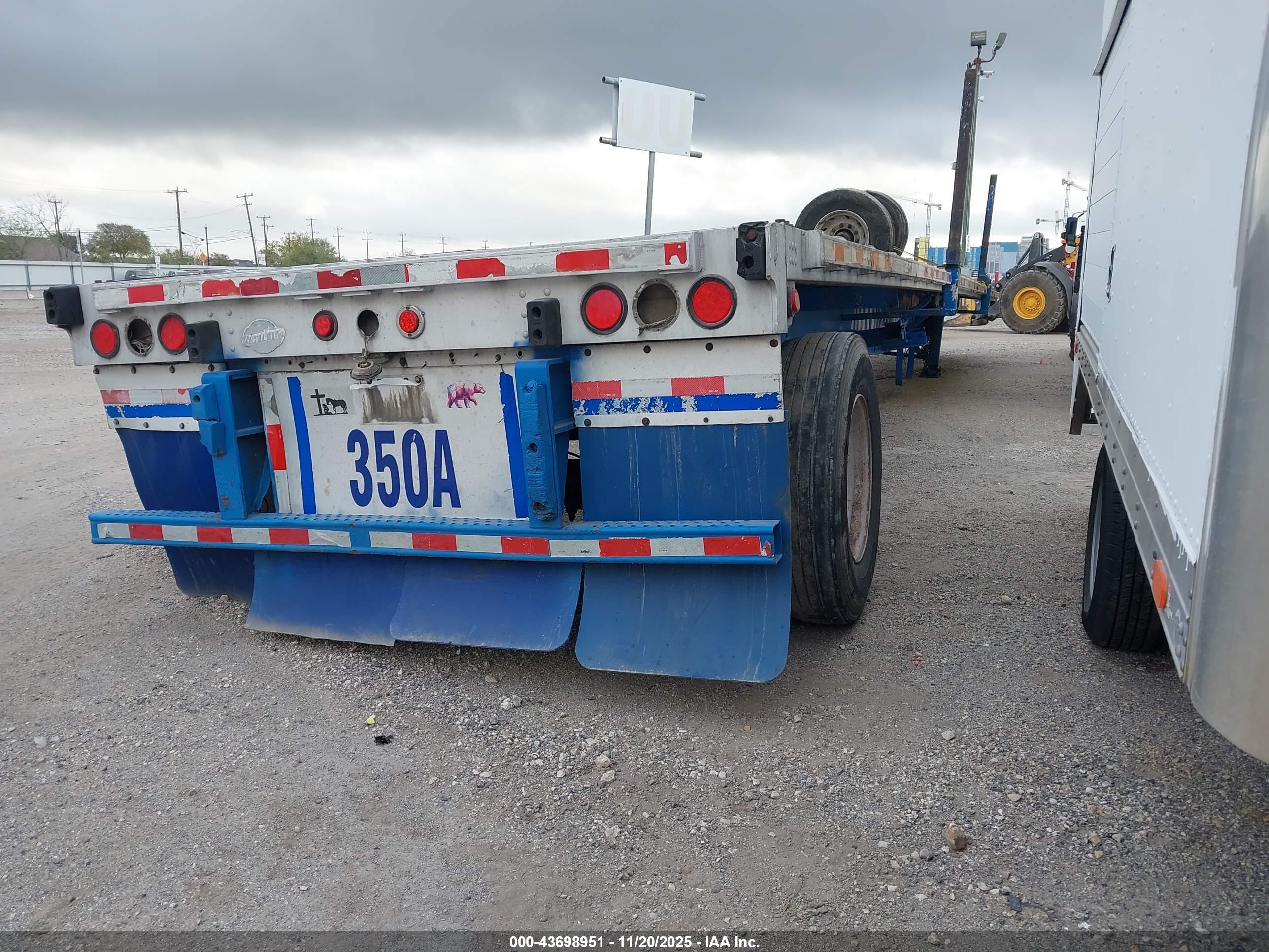 UTILITY TRAILER image 4