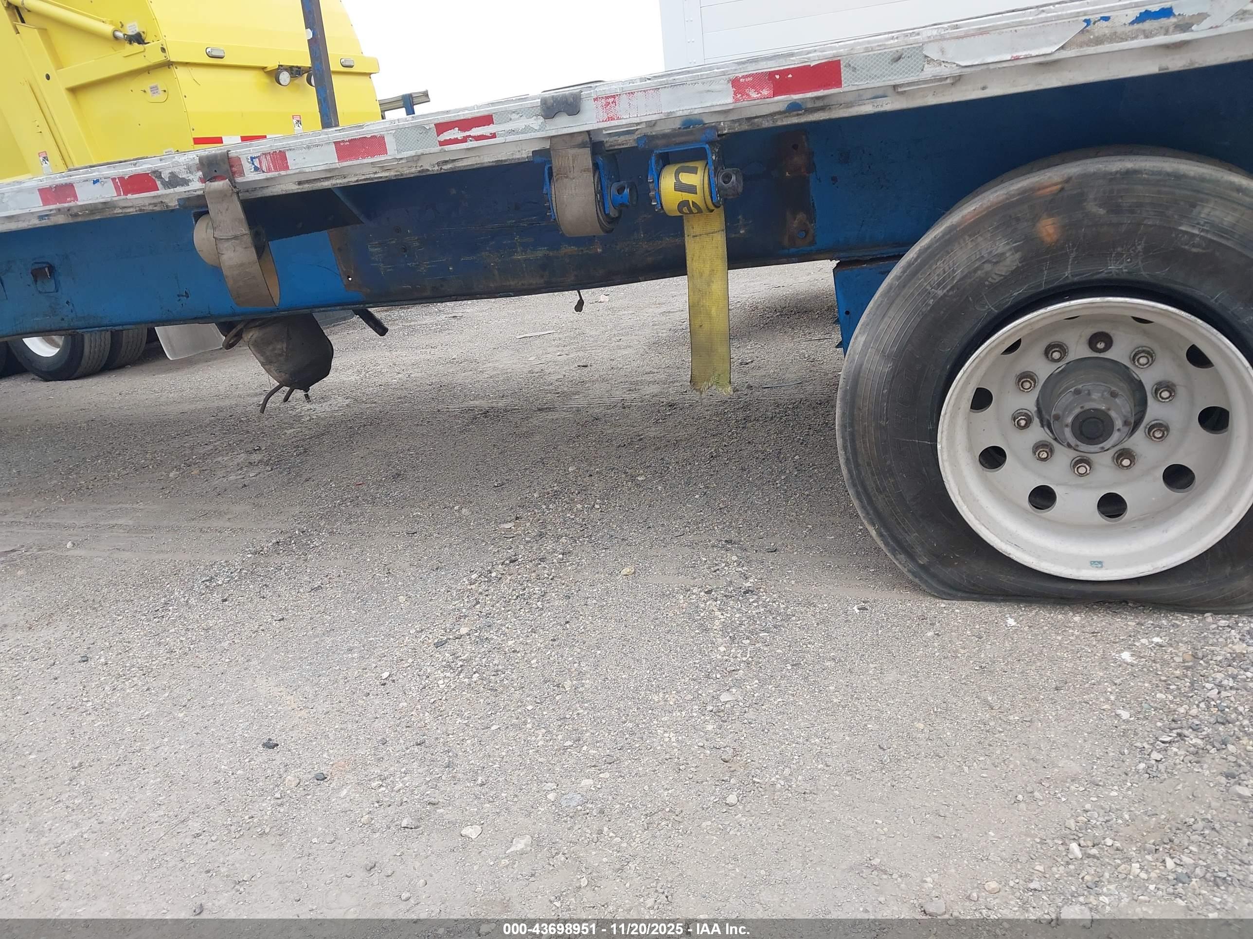 UTILITY TRAILER image 6