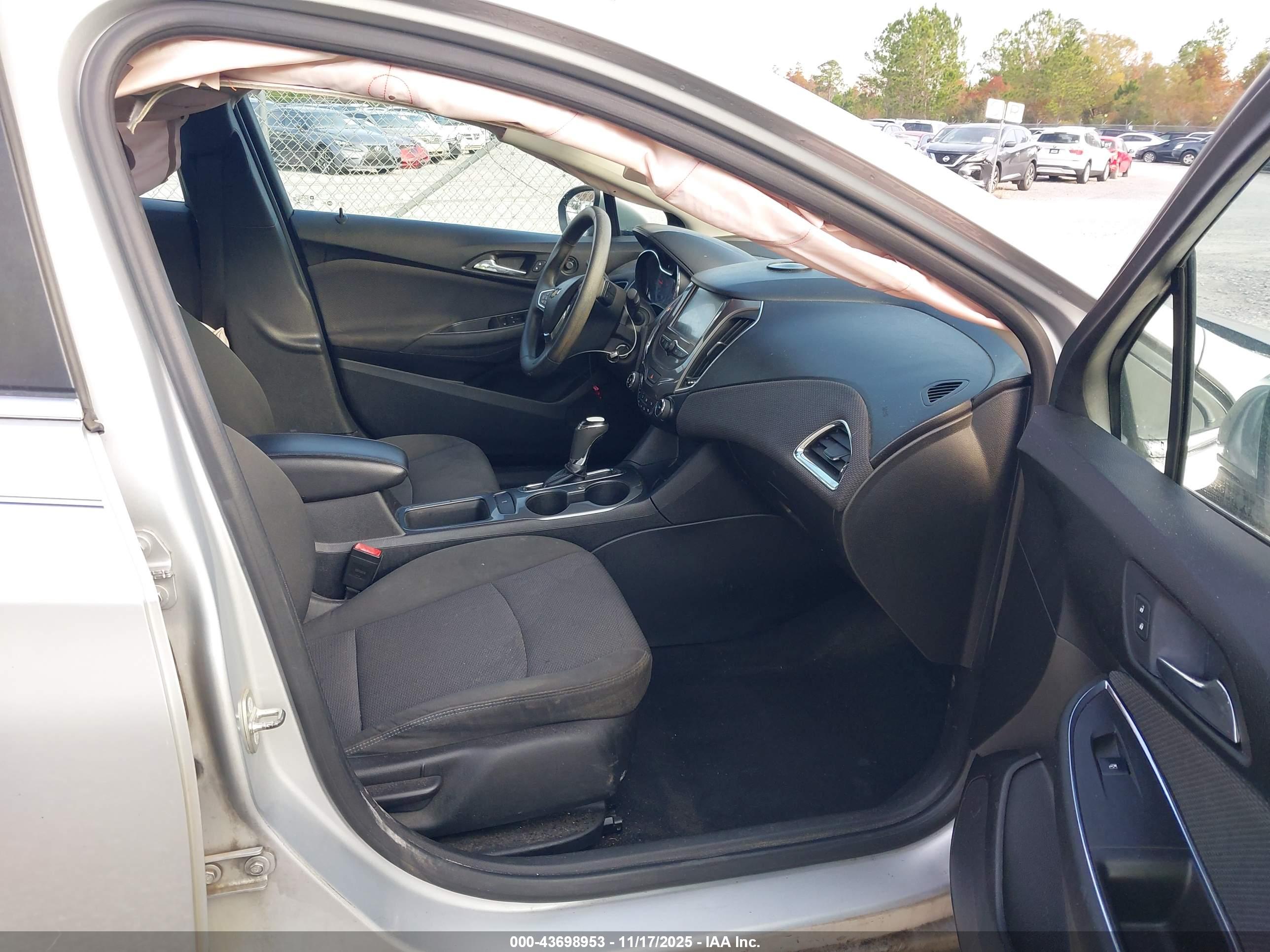 CHEVROLET CRUZE image 5