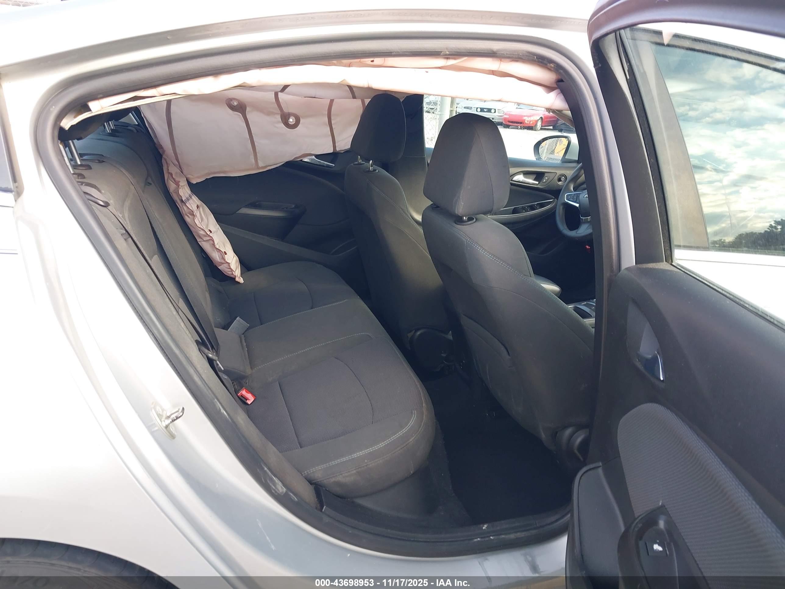 CHEVROLET CRUZE image 8