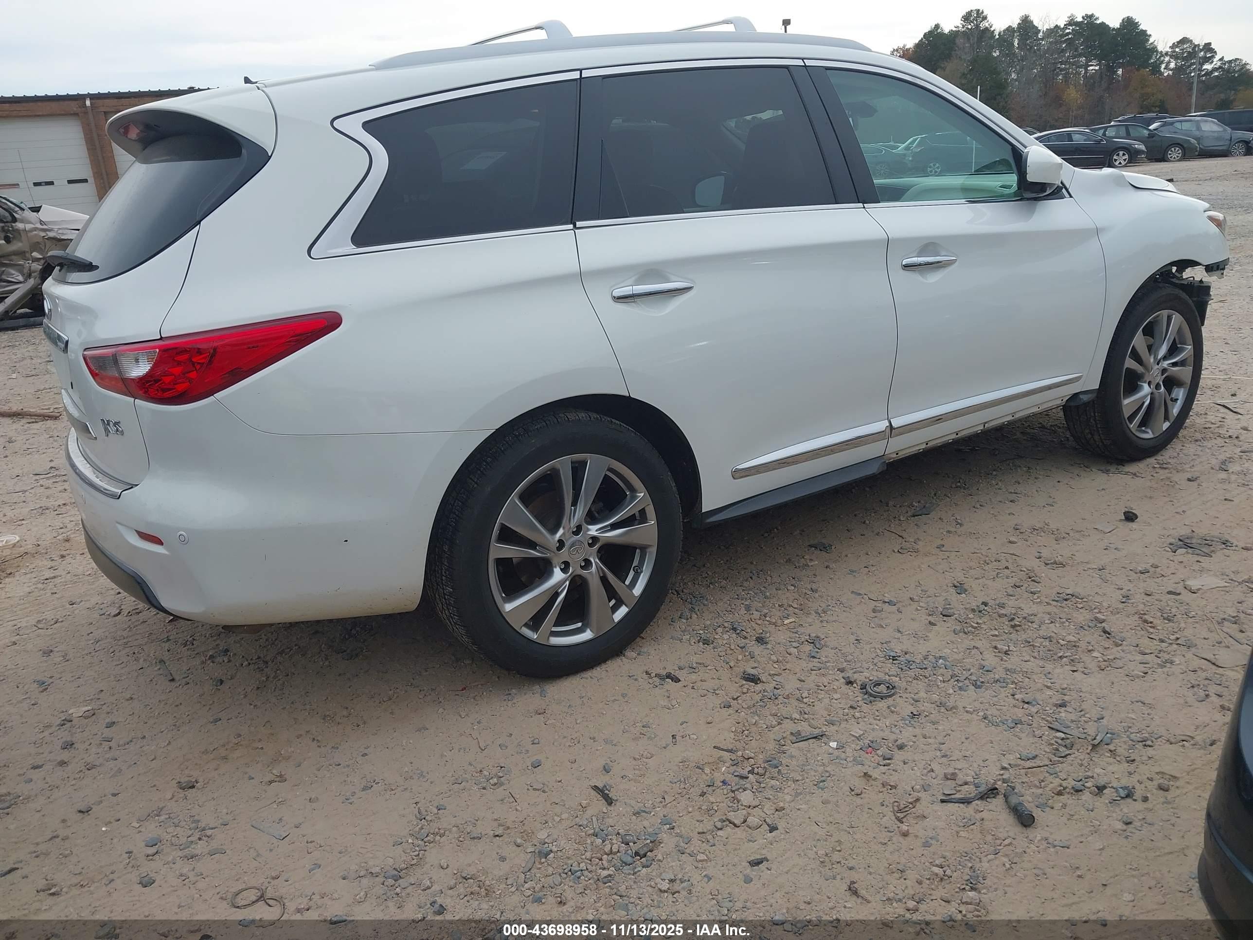 INFINITI JX35 image 4