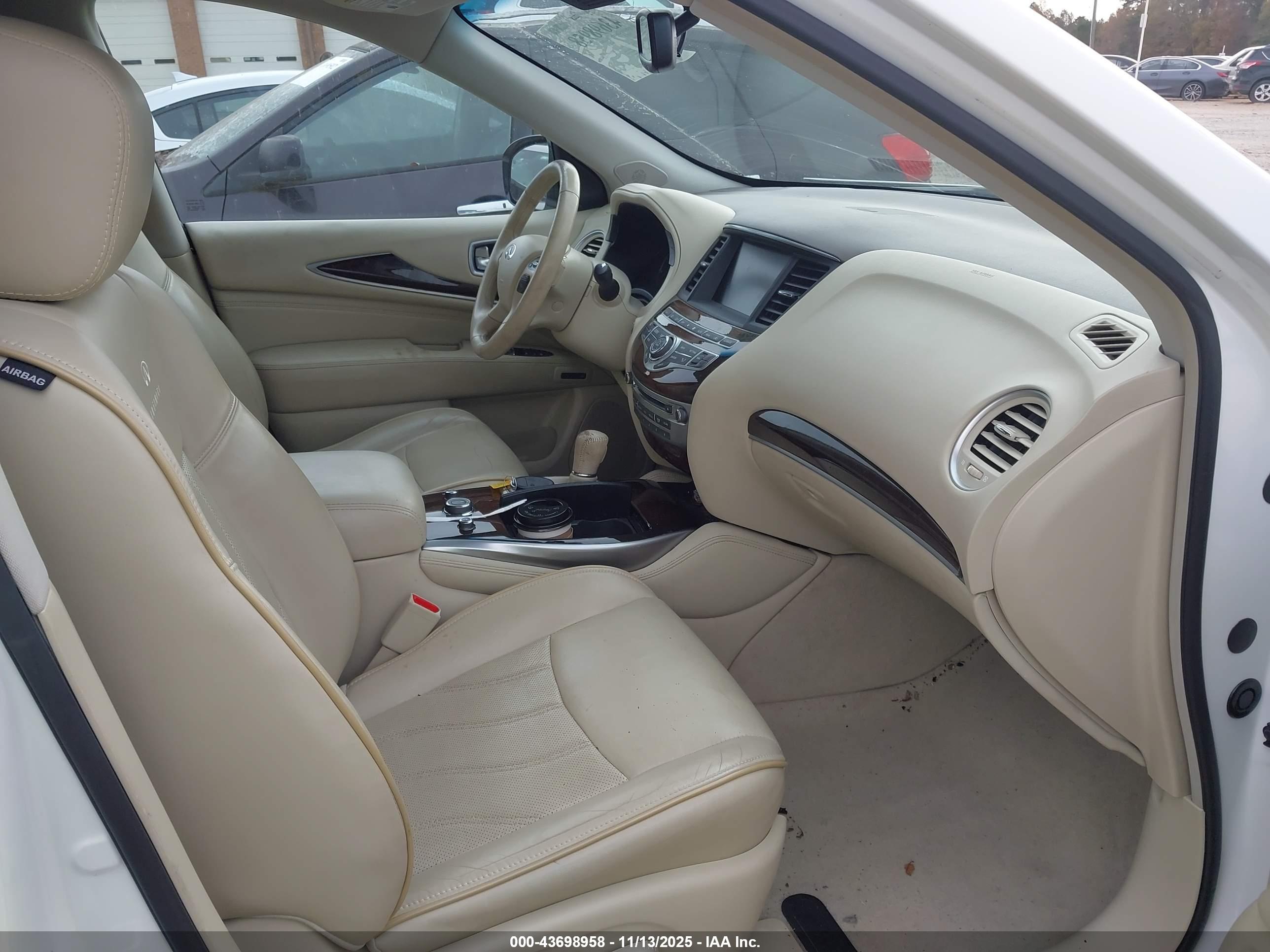 INFINITI JX35 image 5