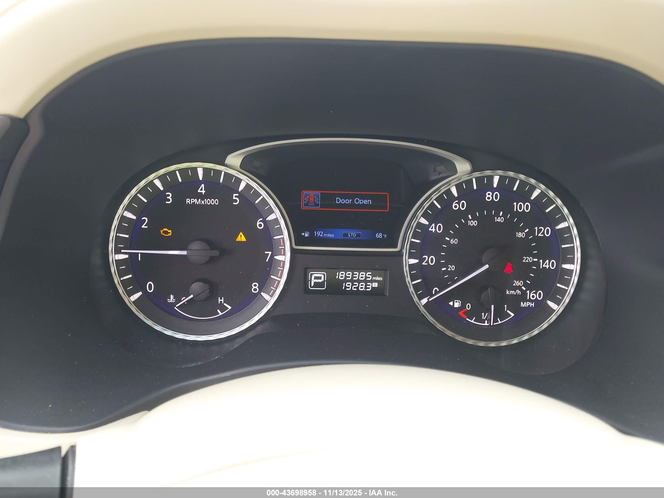 INFINITI JX35 image 7