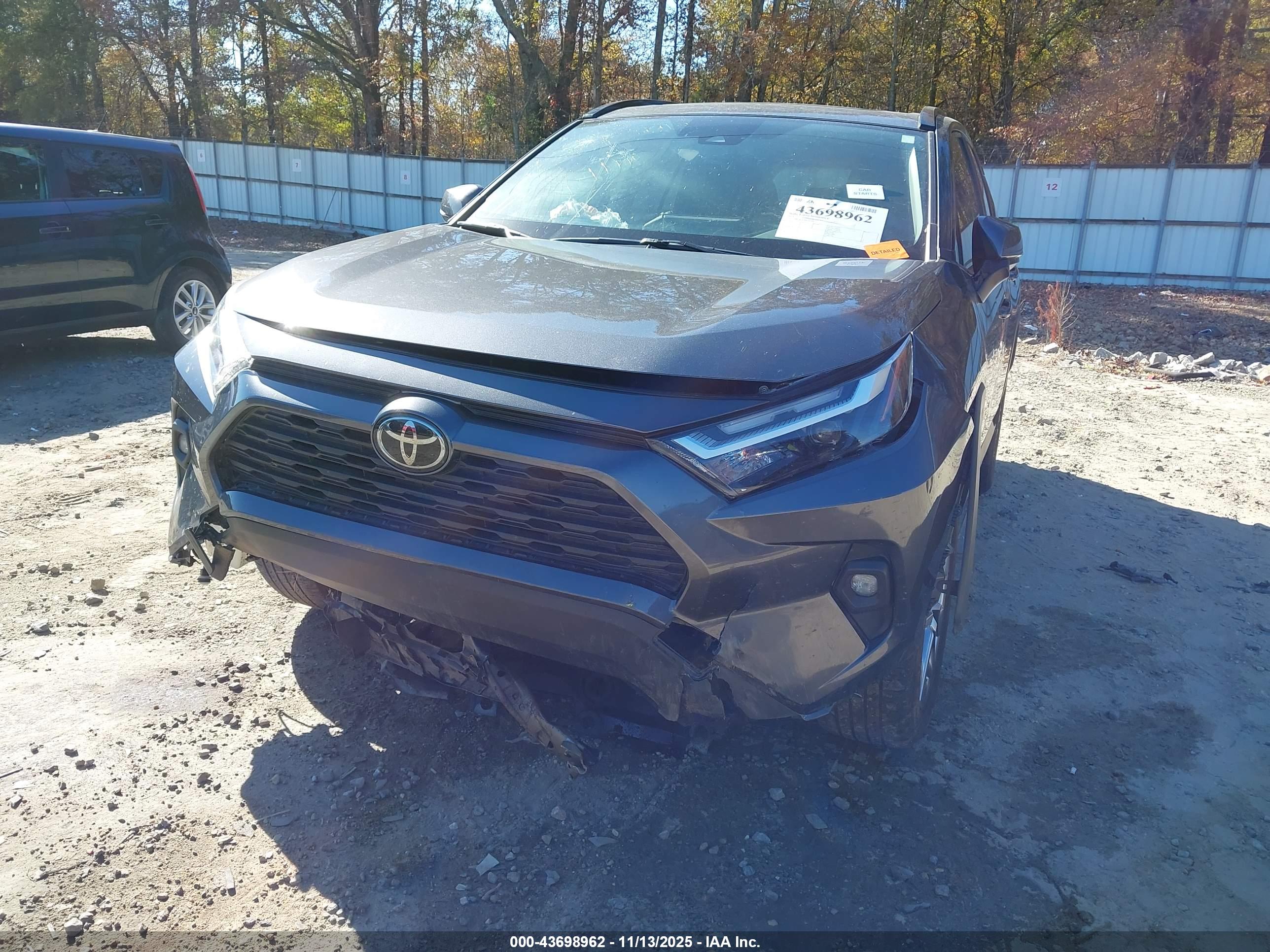 TOYOTA RAV4 image 6