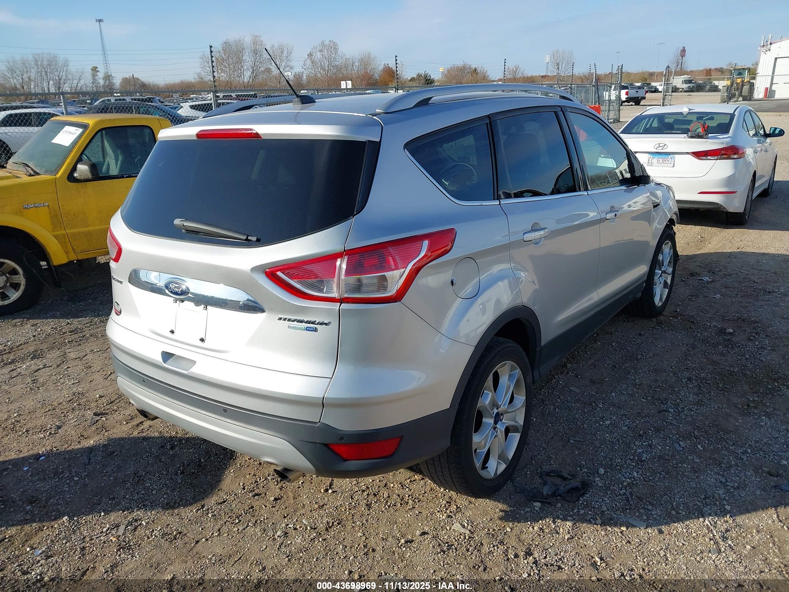 FORD ESCAPE image 4