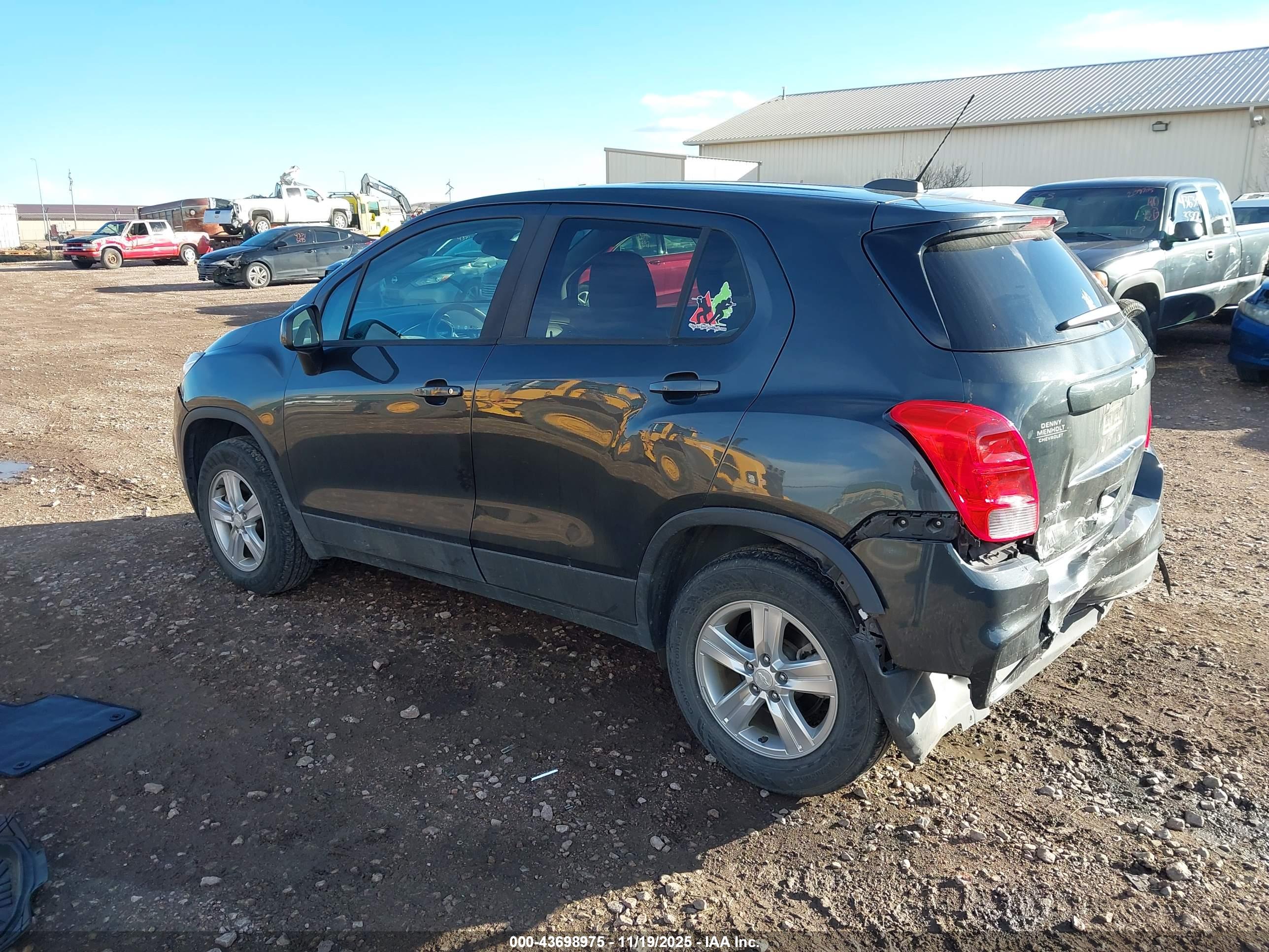 CHEVROLET TRAX image 3