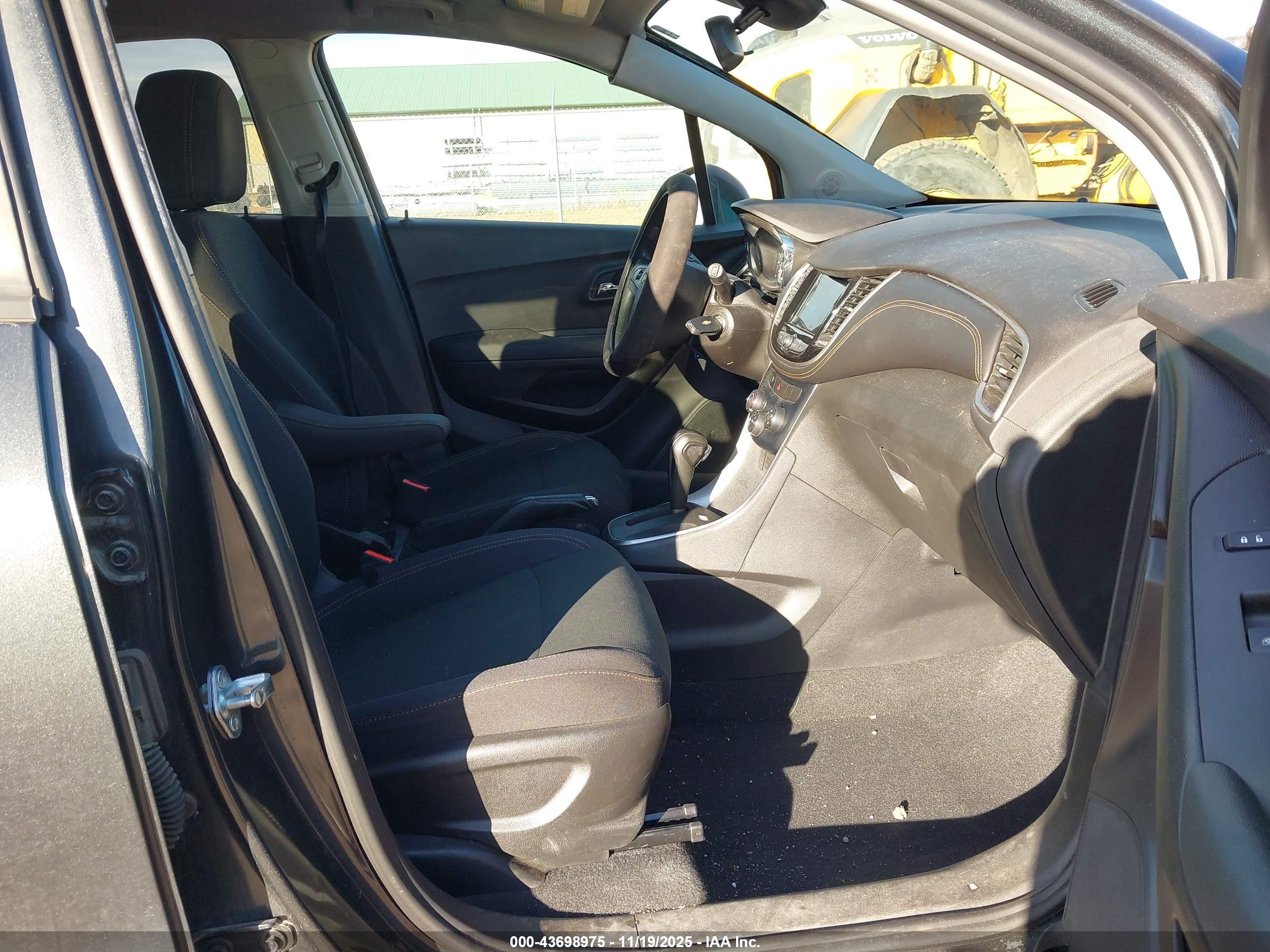 CHEVROLET TRAX image 5