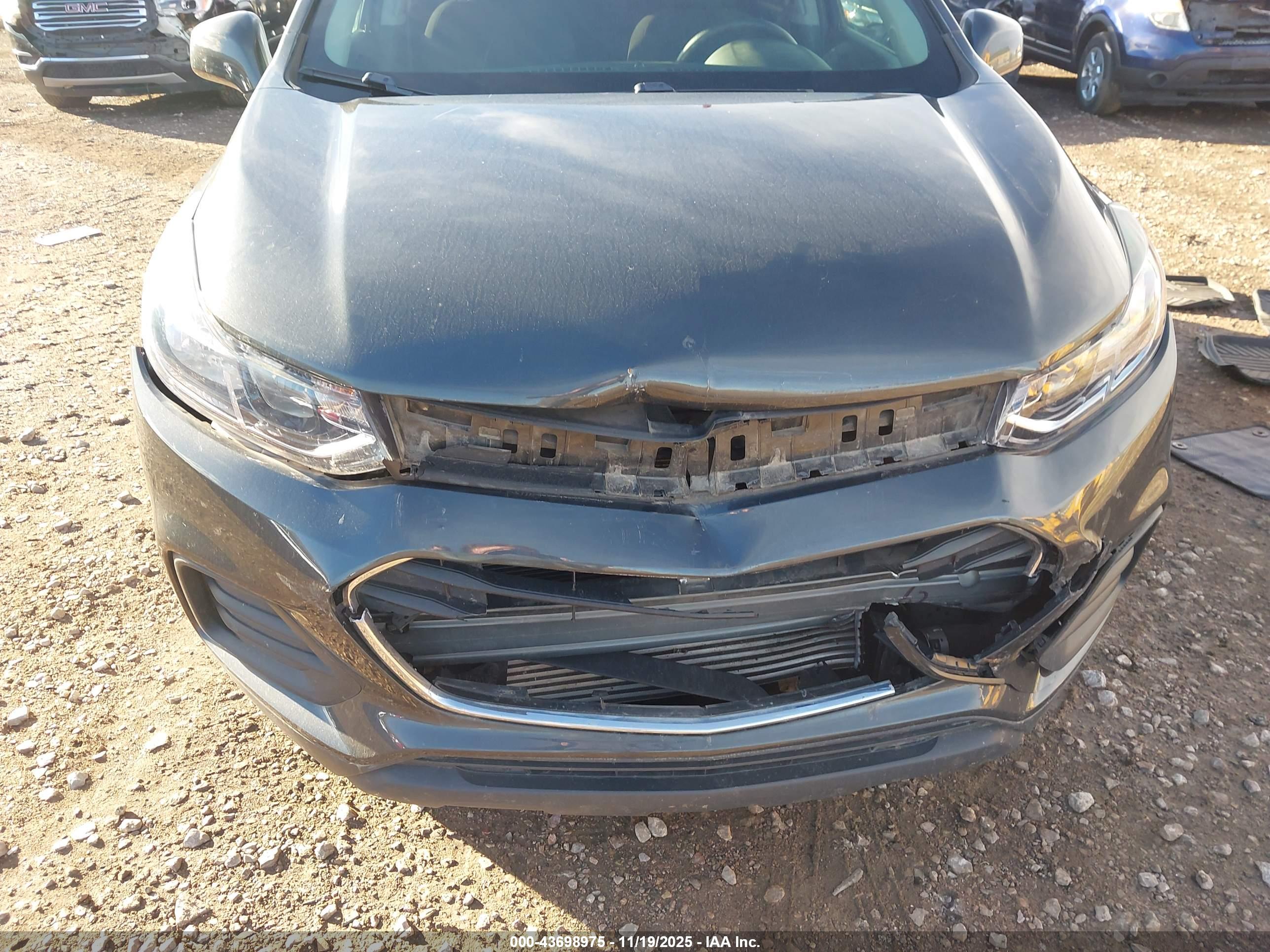 CHEVROLET TRAX image 6