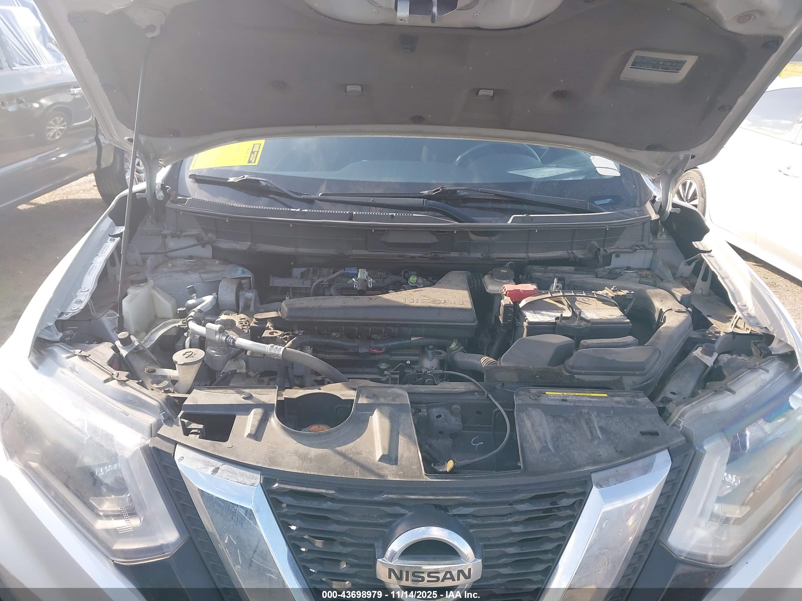 NISSAN ROGUE image 10