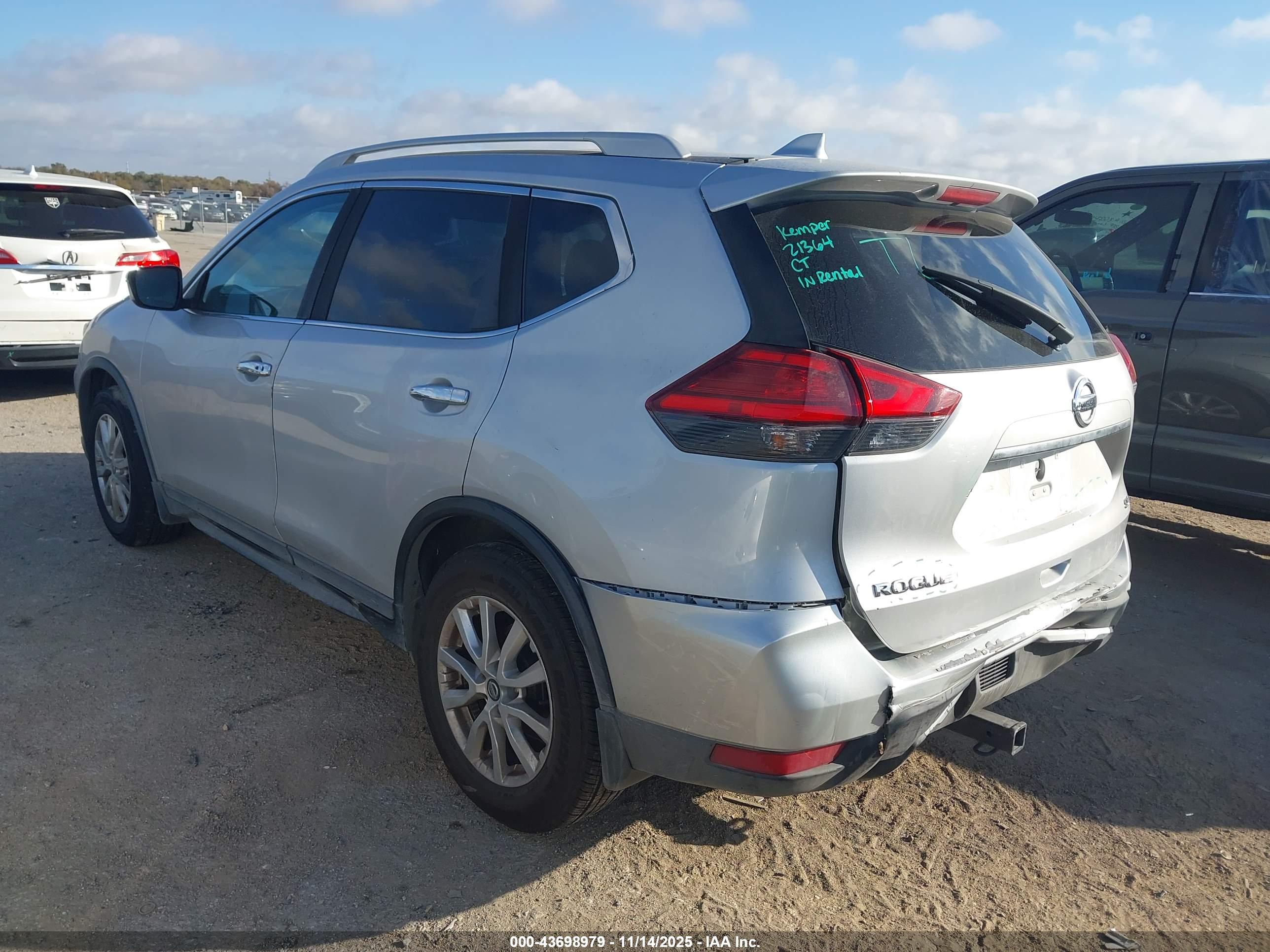 NISSAN ROGUE image 3