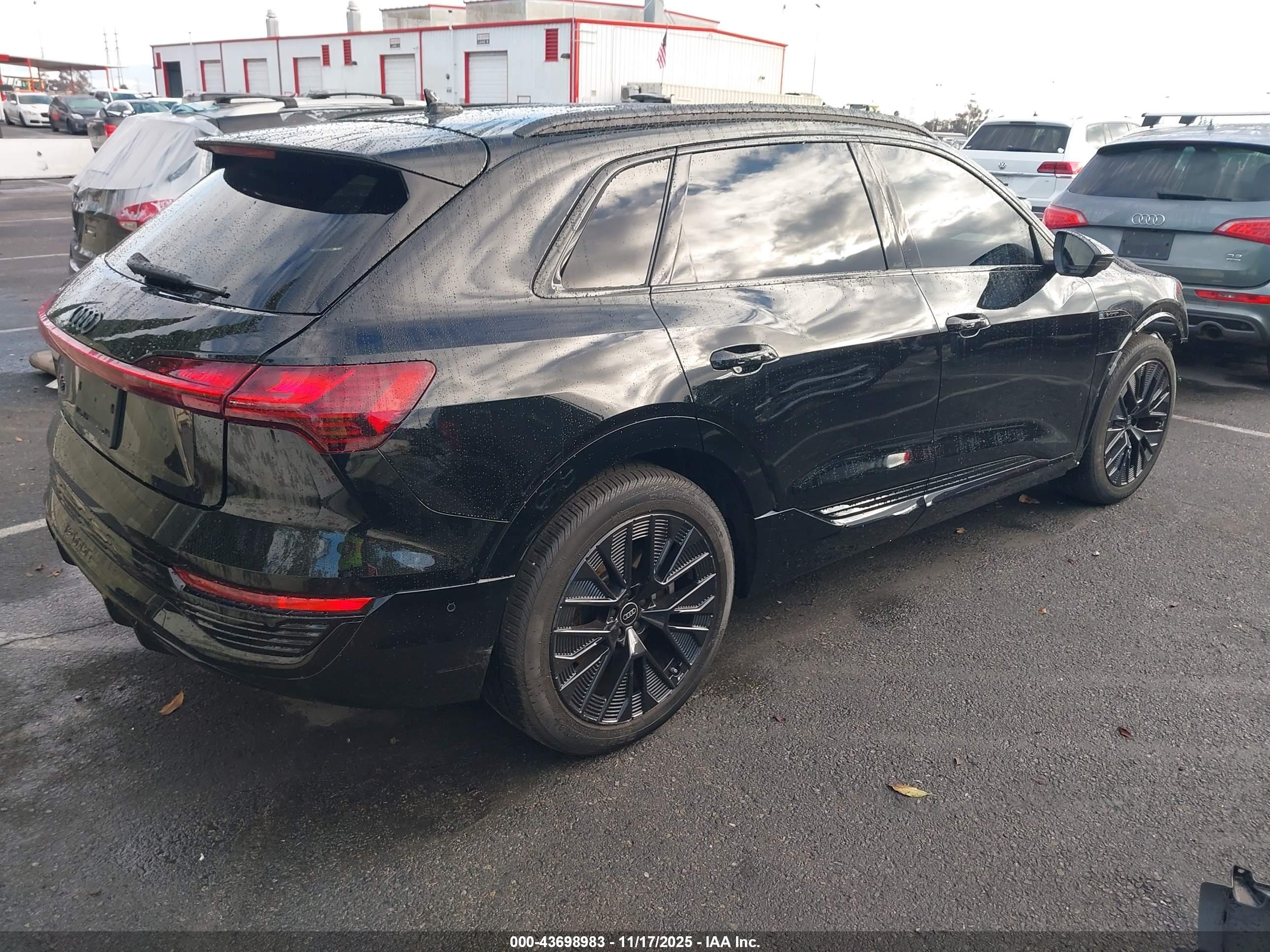 AUDI Q8 image 4