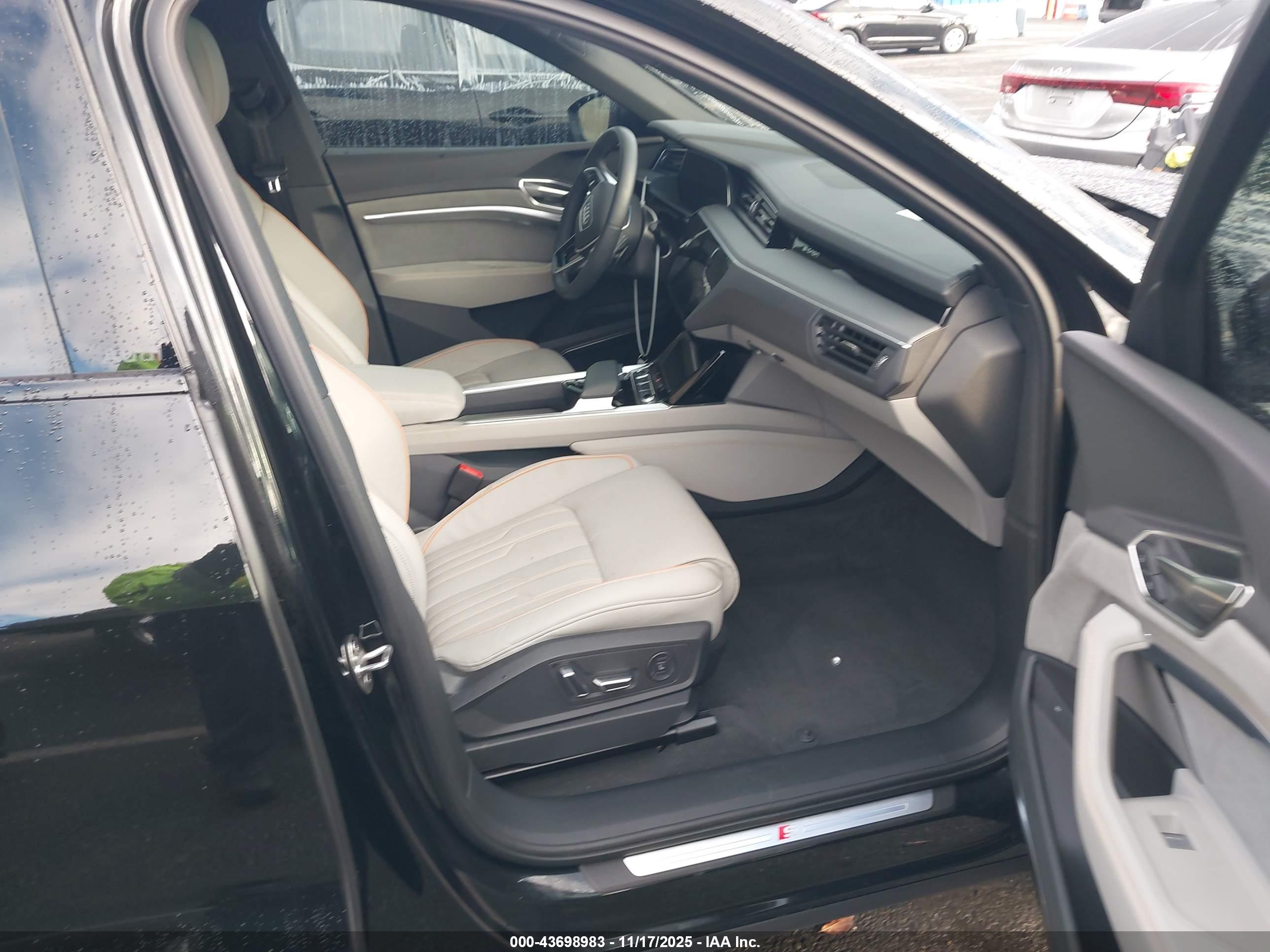 AUDI Q8 image 5