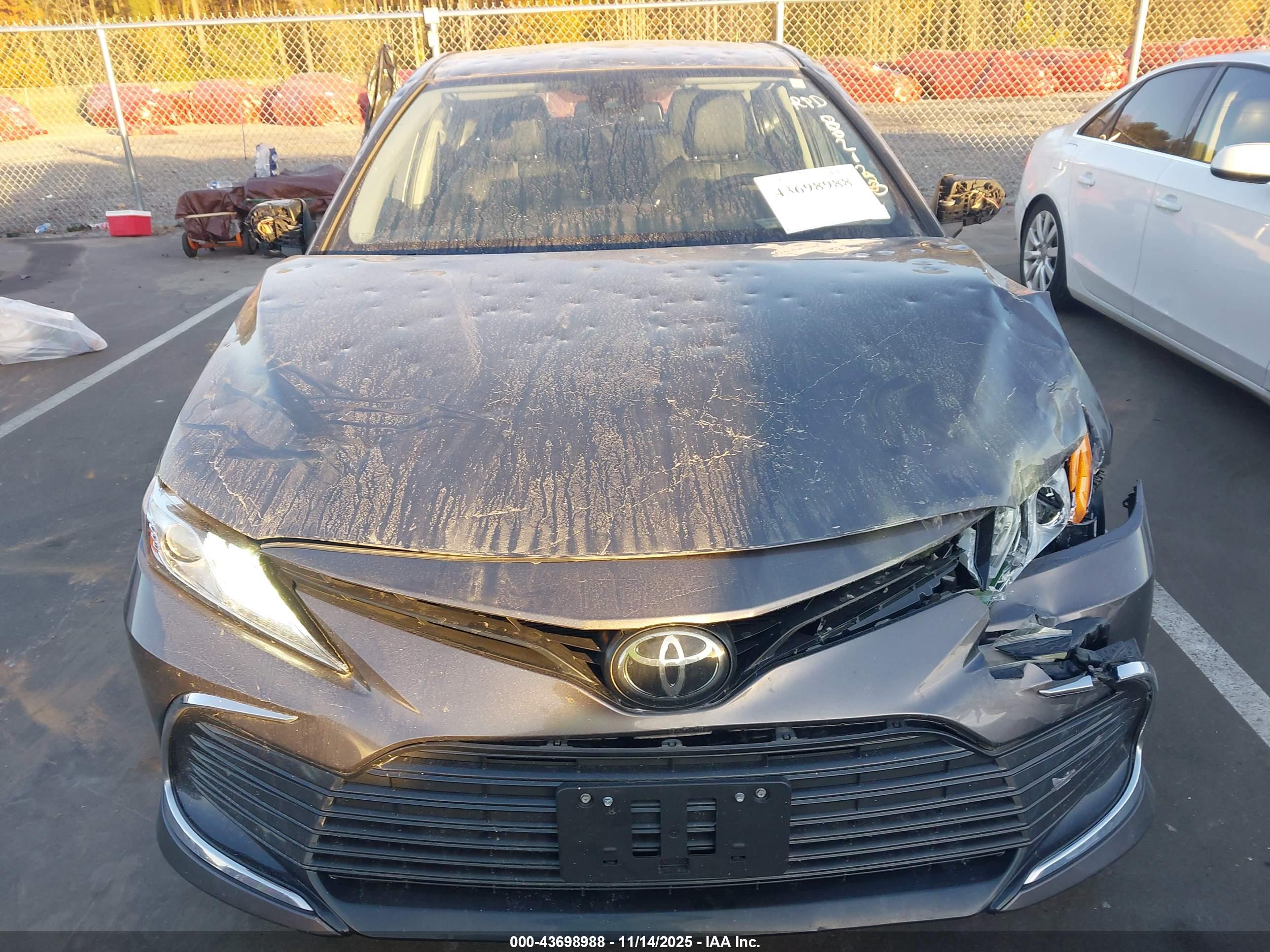 TOYOTA CAMRY image 6