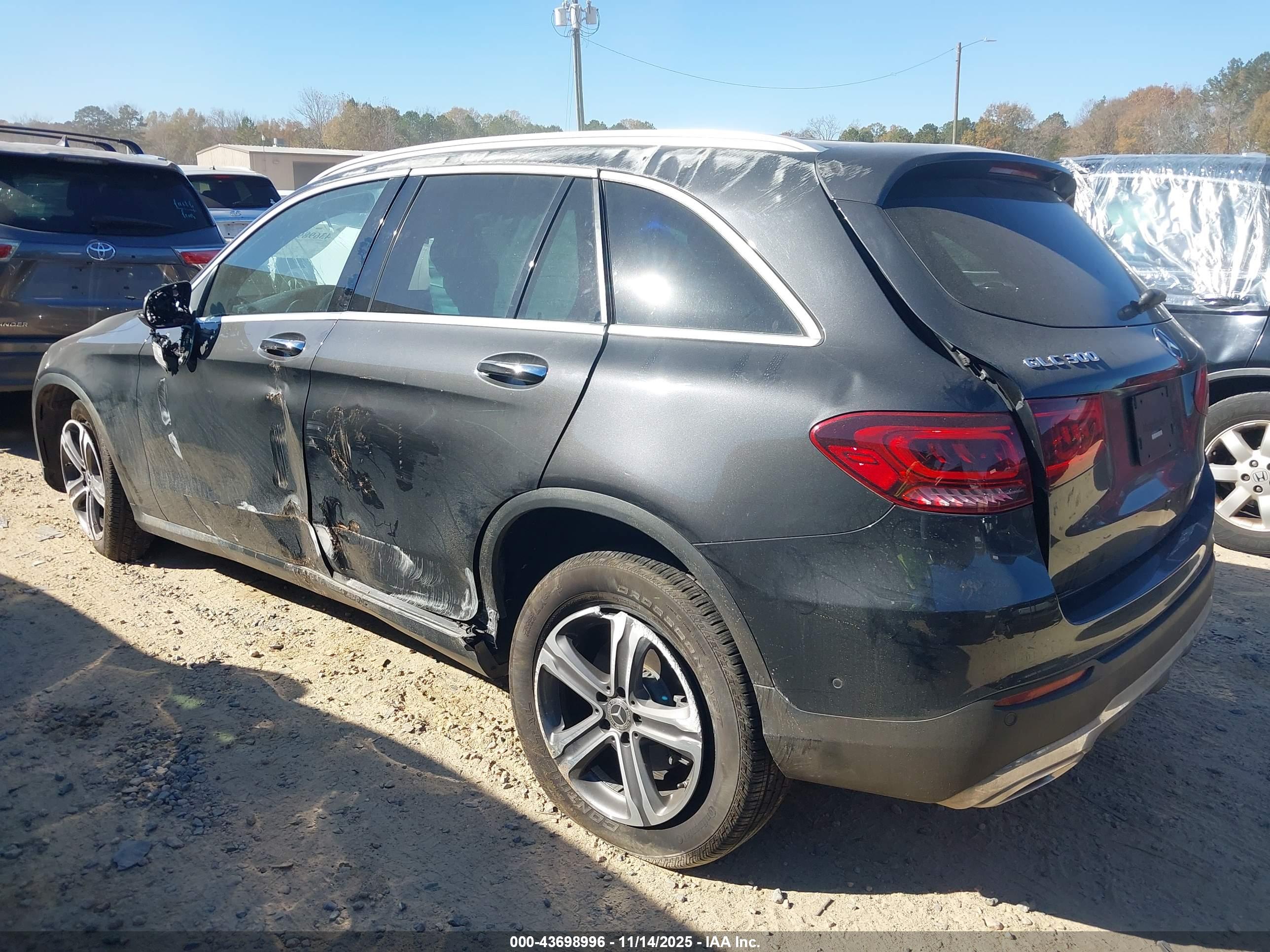 MERCEDES-BENZ GLC image 3