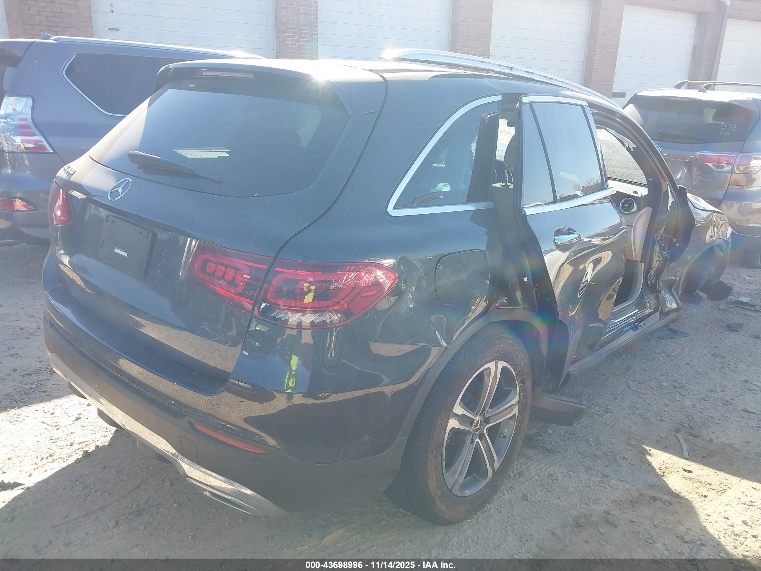 MERCEDES-BENZ GLC image 4