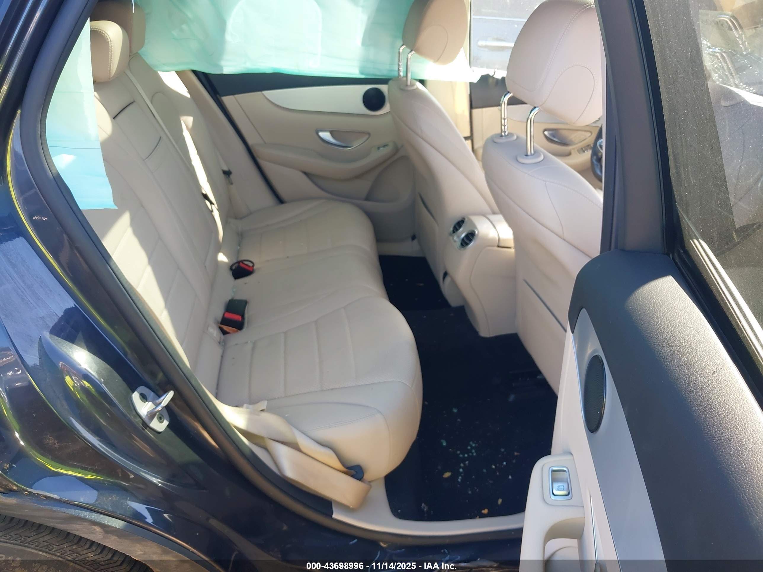 MERCEDES-BENZ GLC image 8