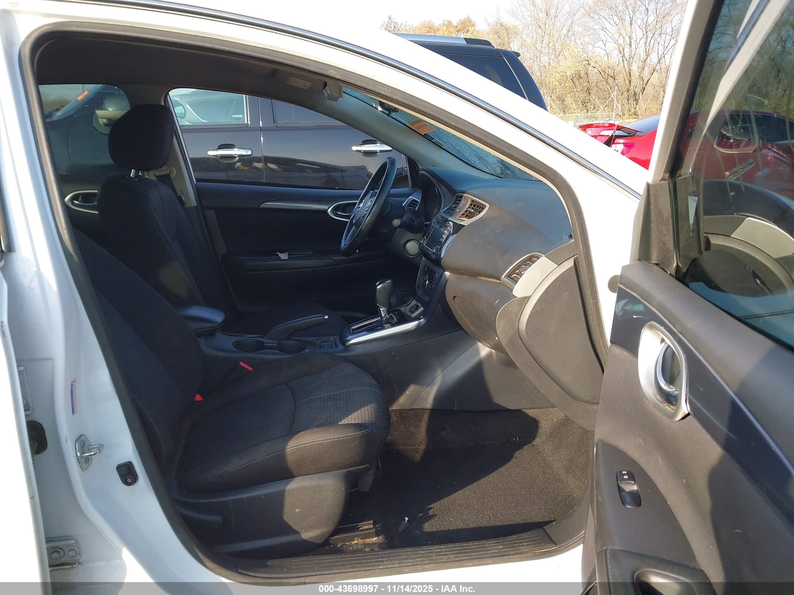 NISSAN SENTRA image 5