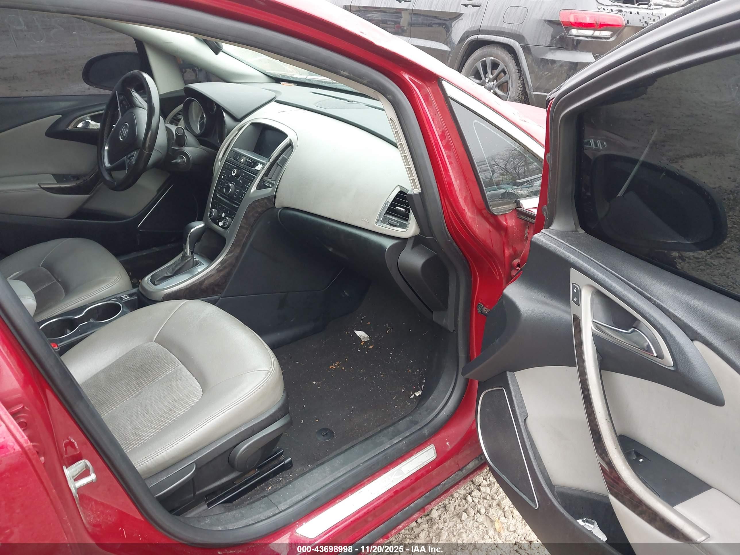 BUICK VERANO image 5