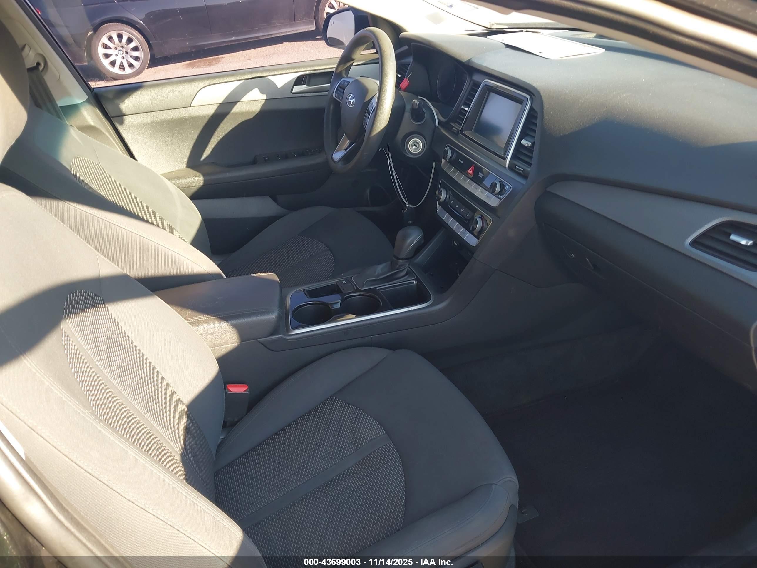 HYUNDAI SONATA image 5