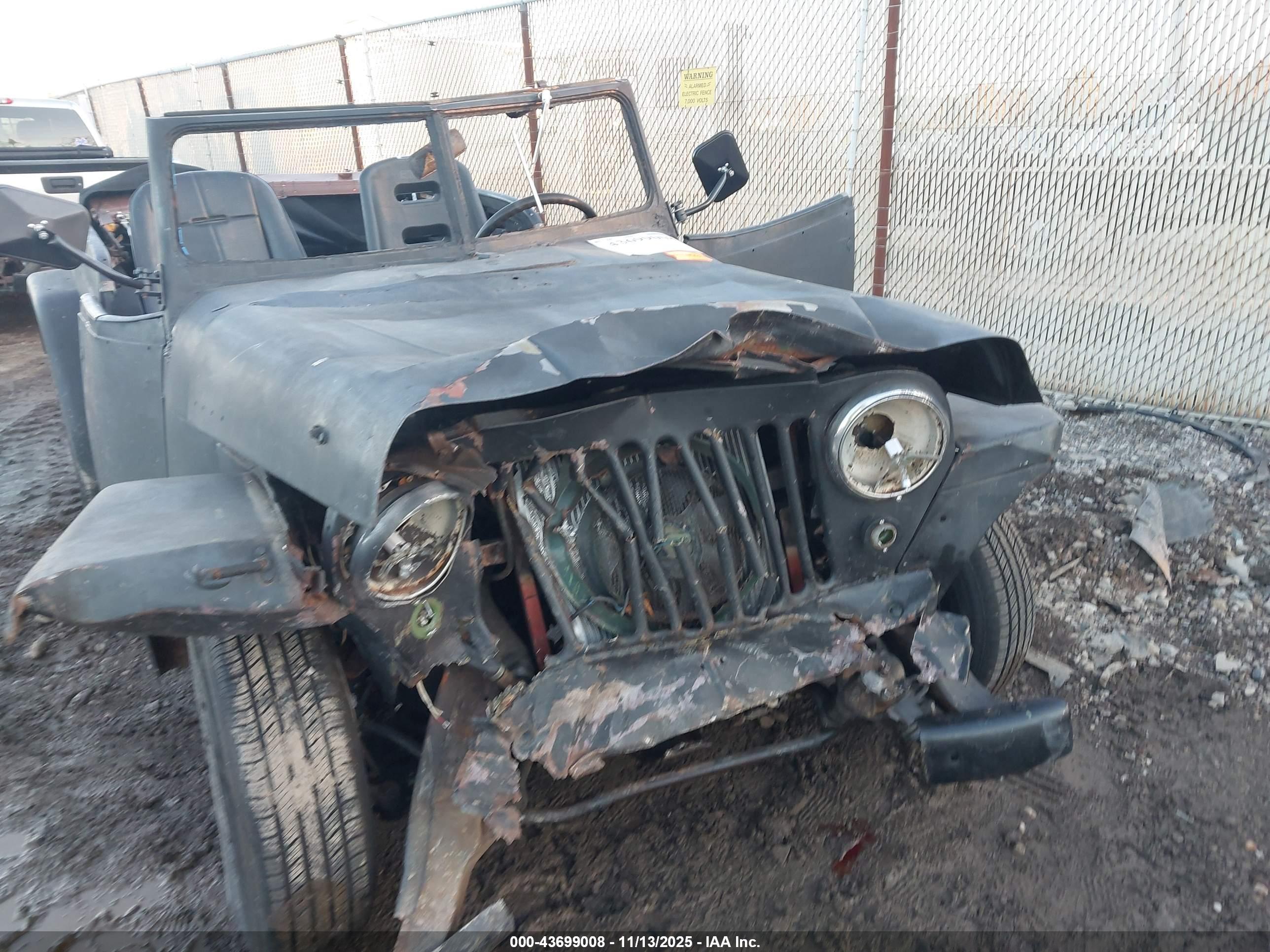 WILLYS-OVERLAND JEEPSTER image 6