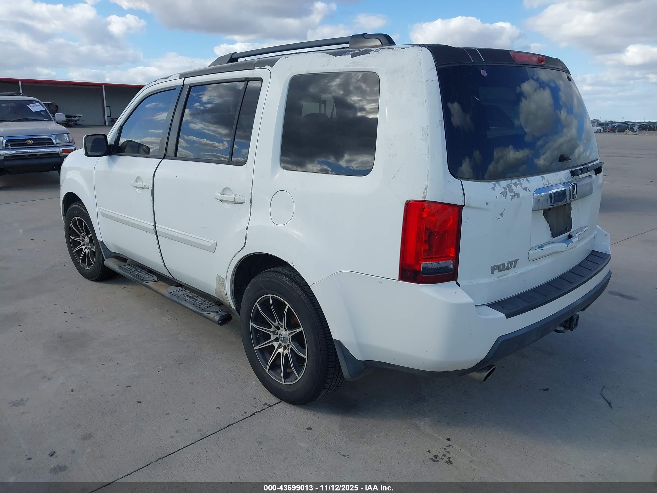 HONDA PILOT image 3