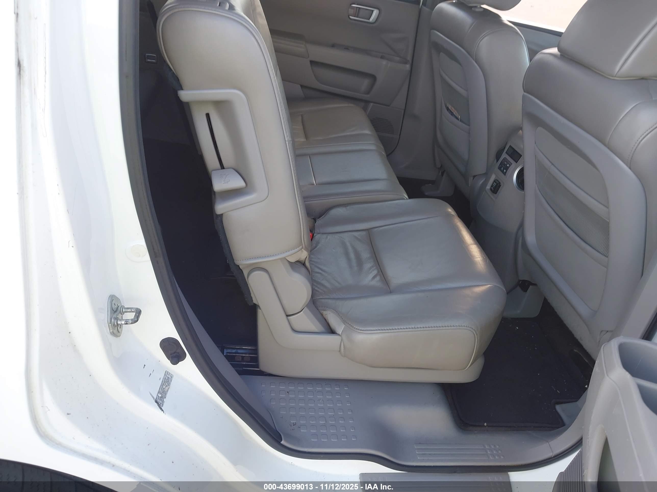 HONDA PILOT image 8