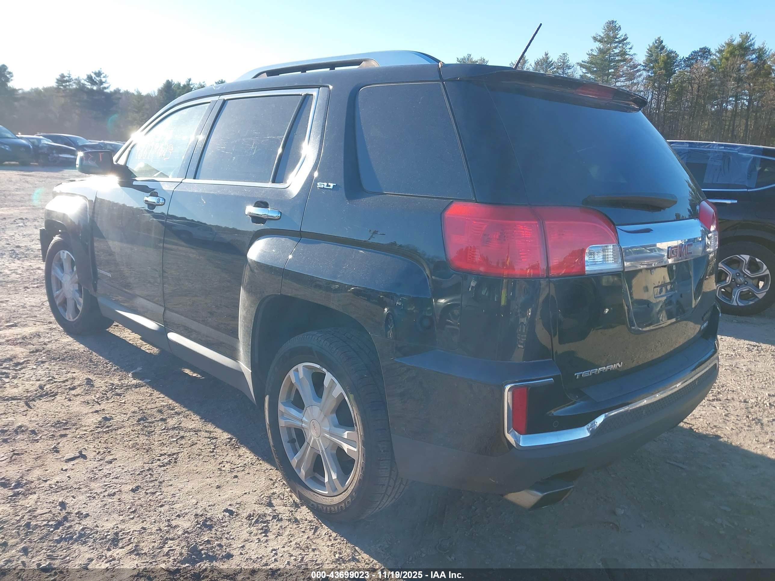 GMC TERRAIN image 3