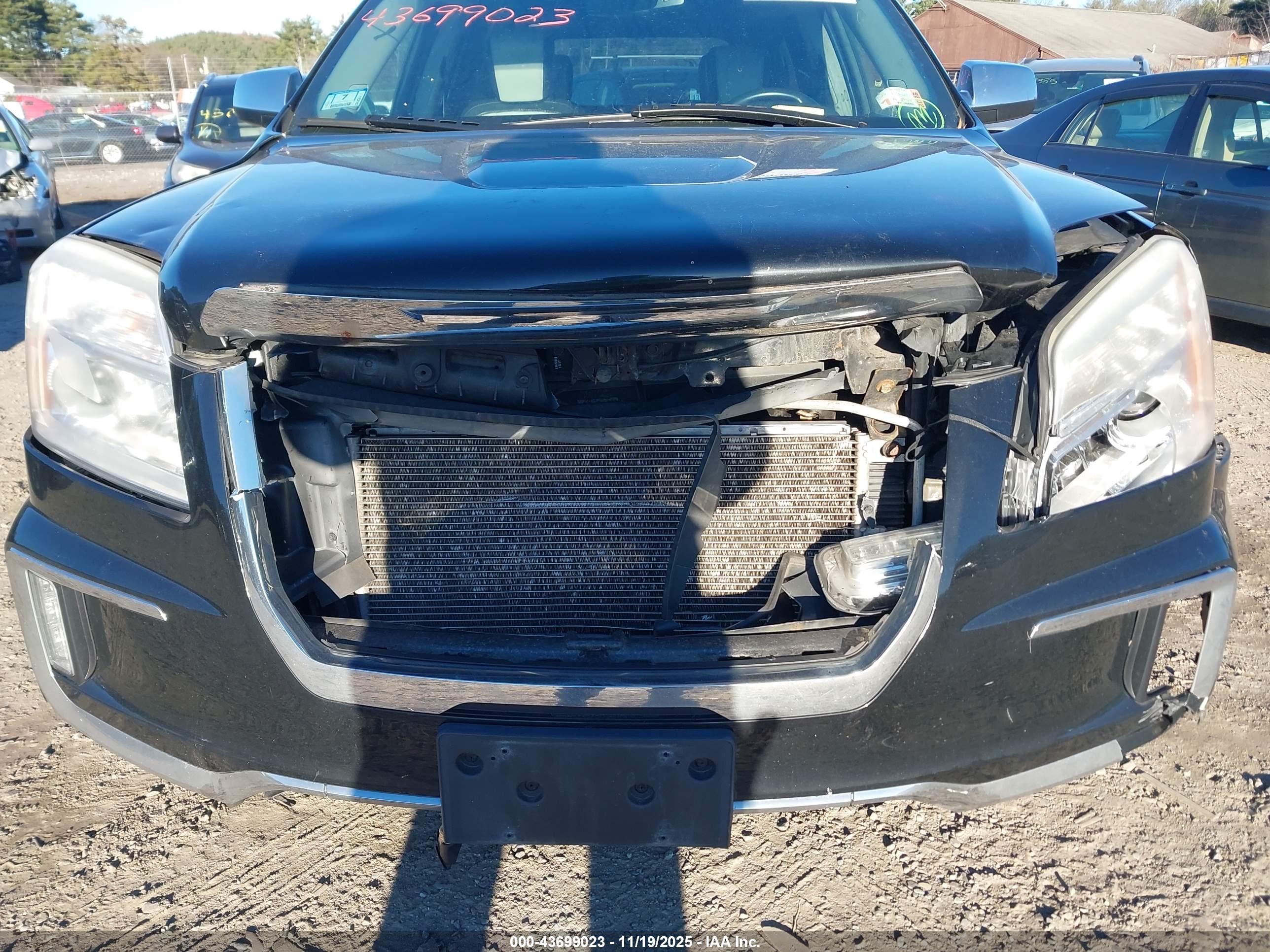 GMC TERRAIN image 6