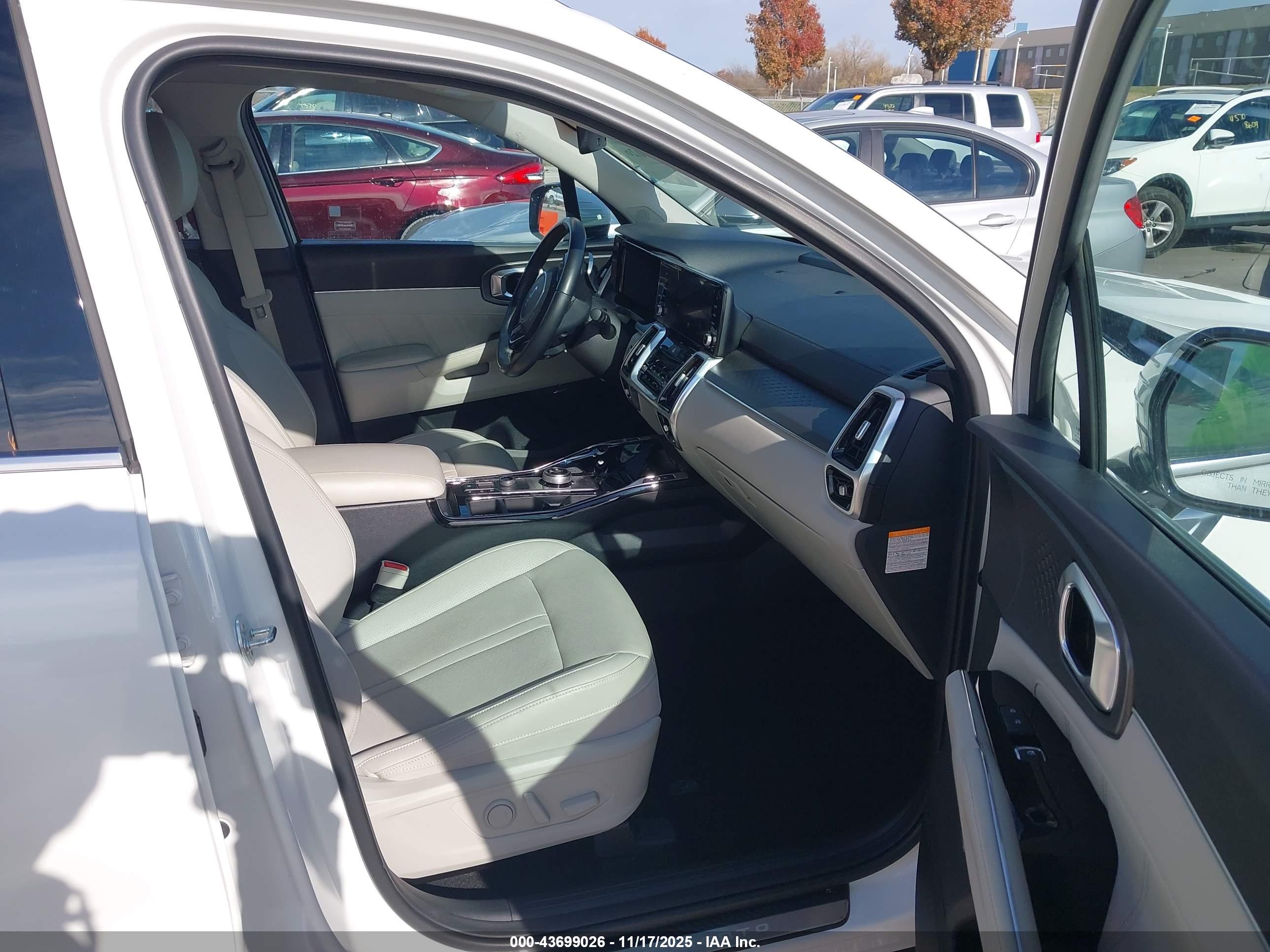 KIA SORENTO image 5