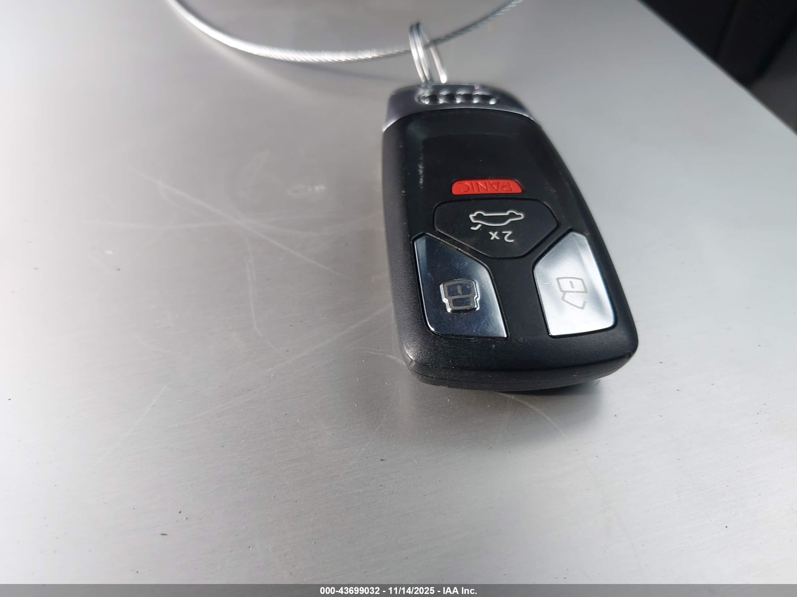 AUDI A4 image 11