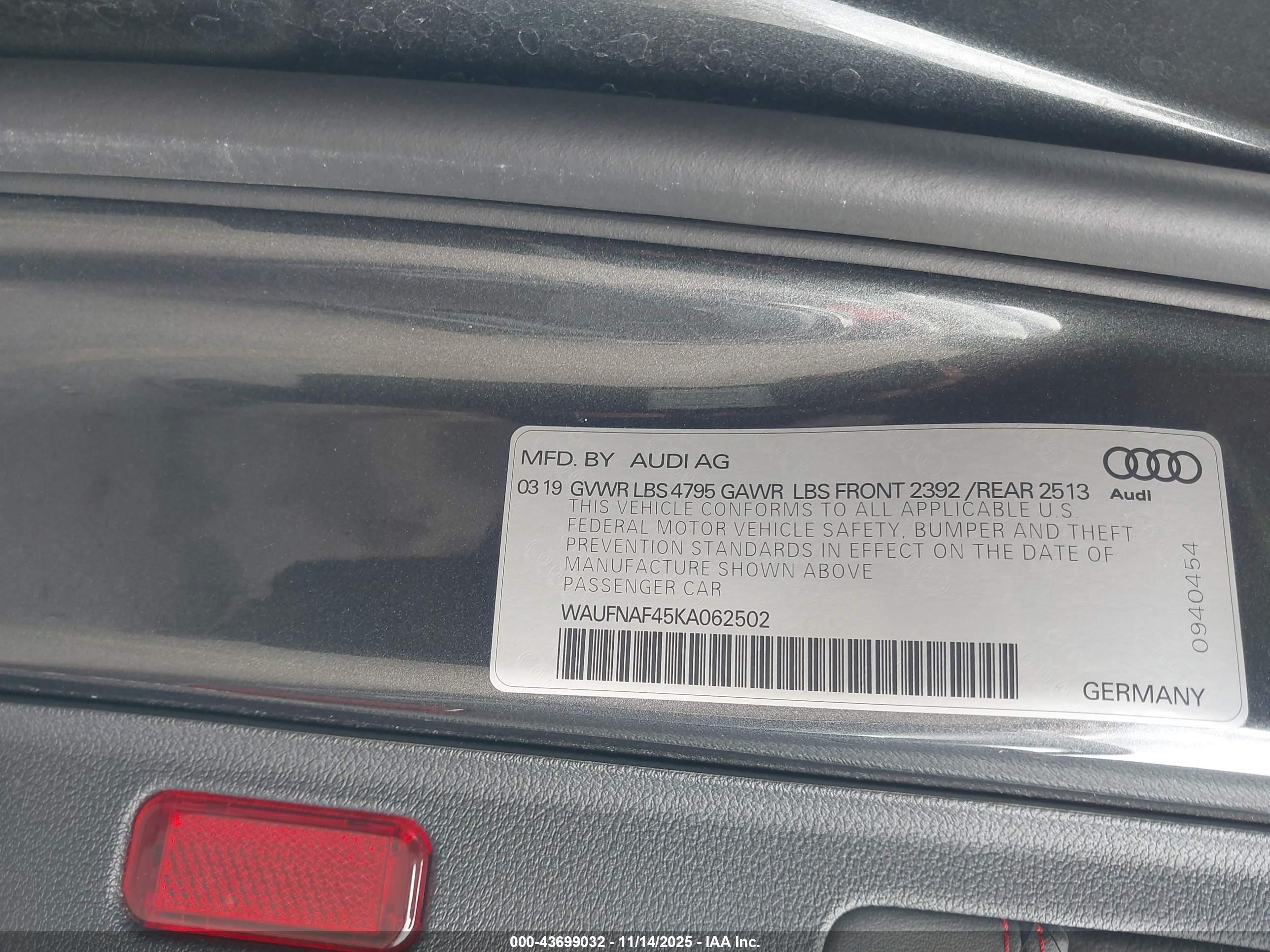 AUDI A4 image 9
