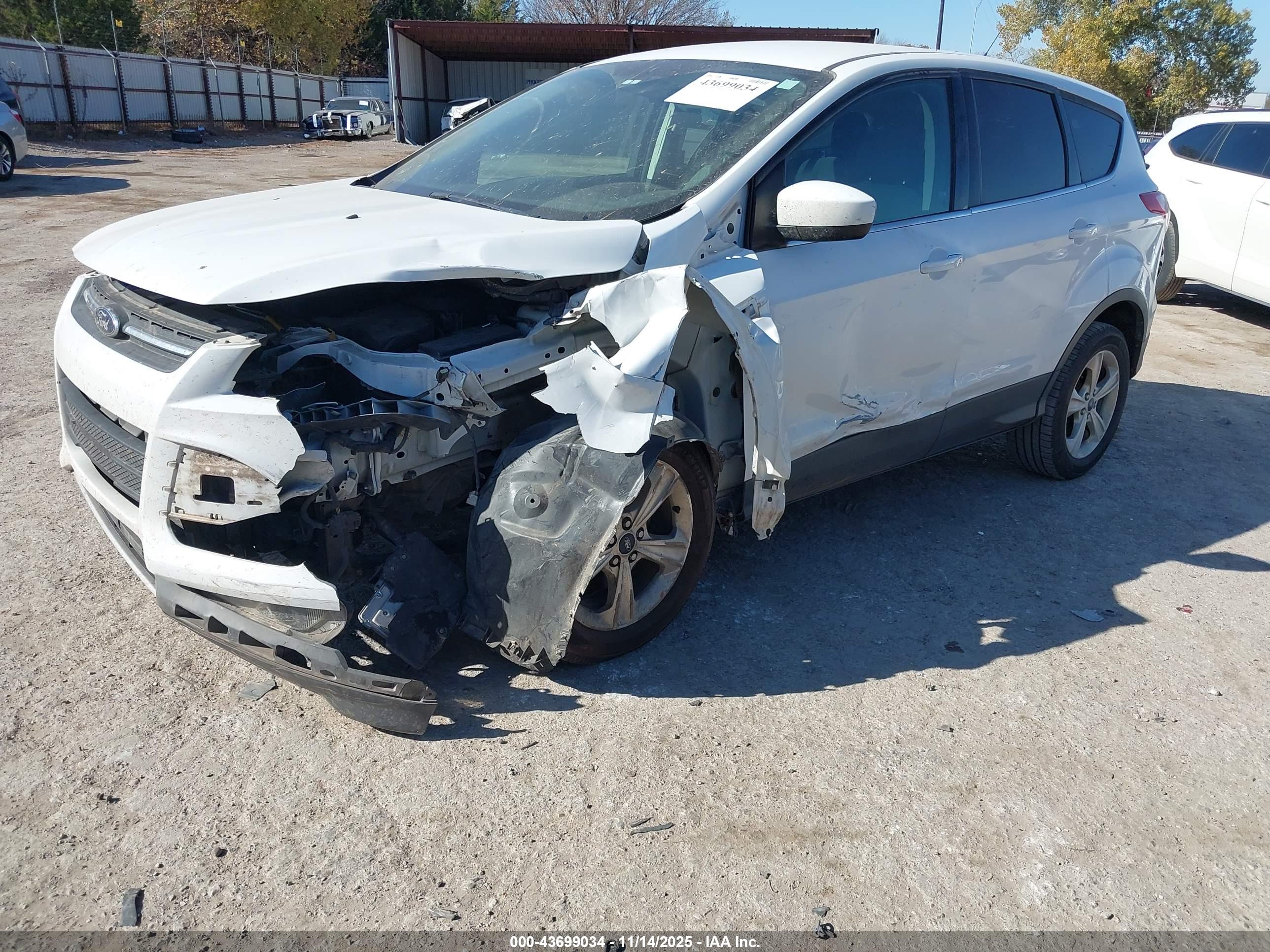 FORD ESCAPE image 2