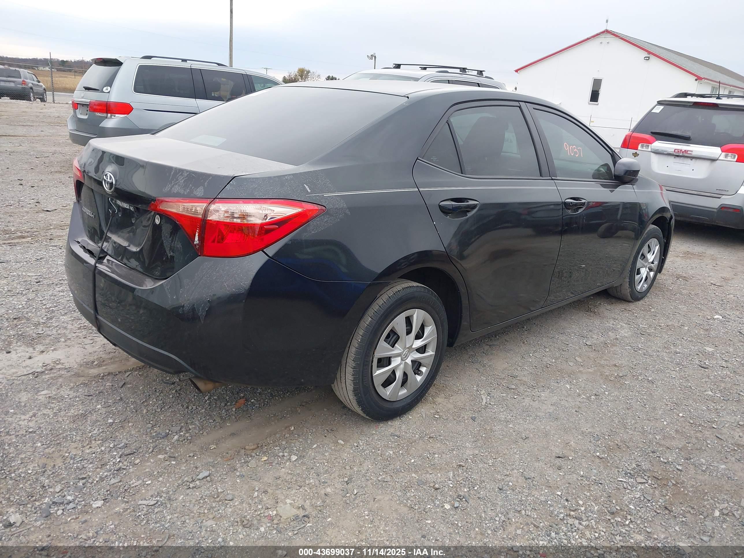 TOYOTA COROLLA image 4