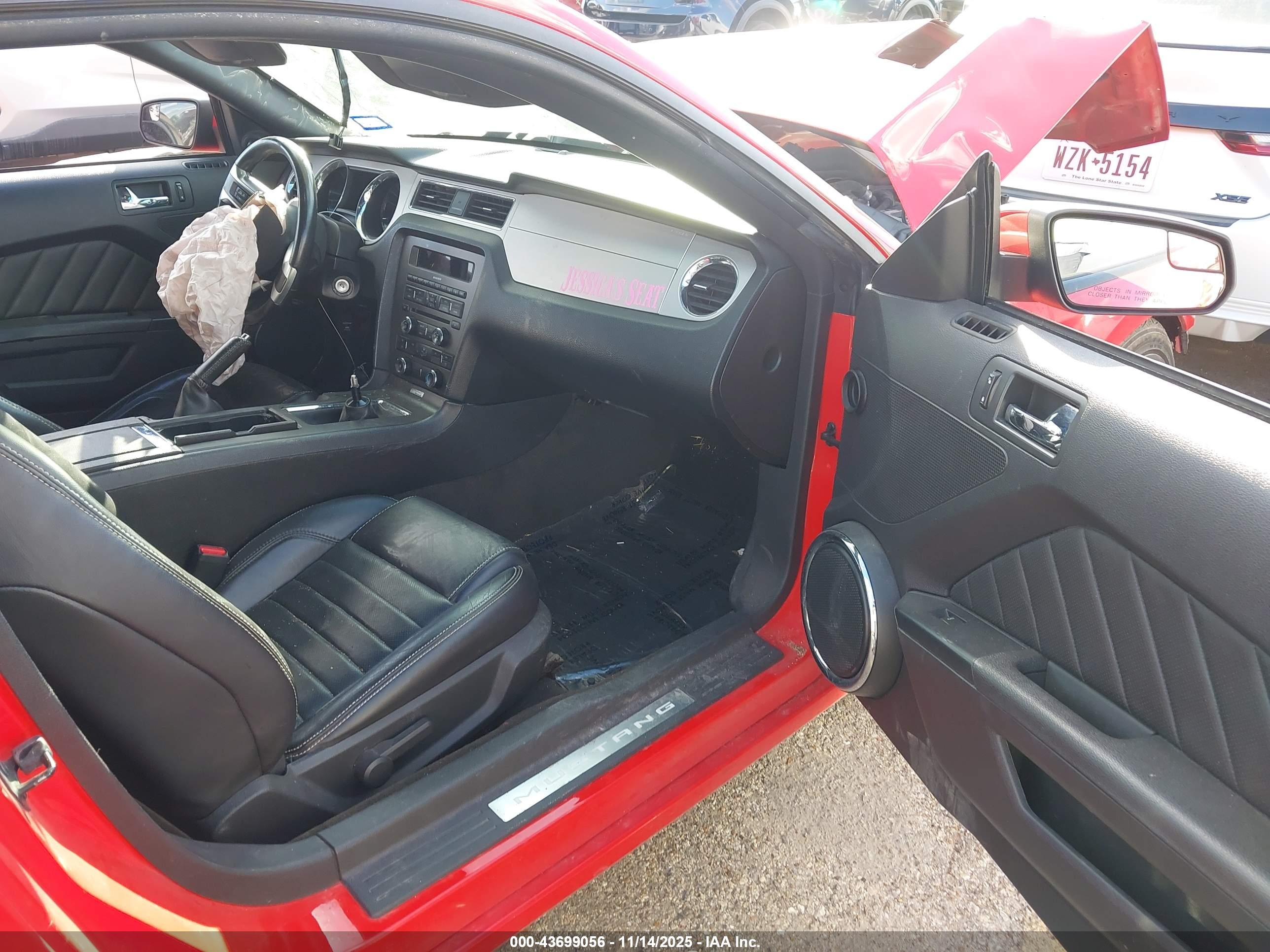 FORD MUSTANG image 5