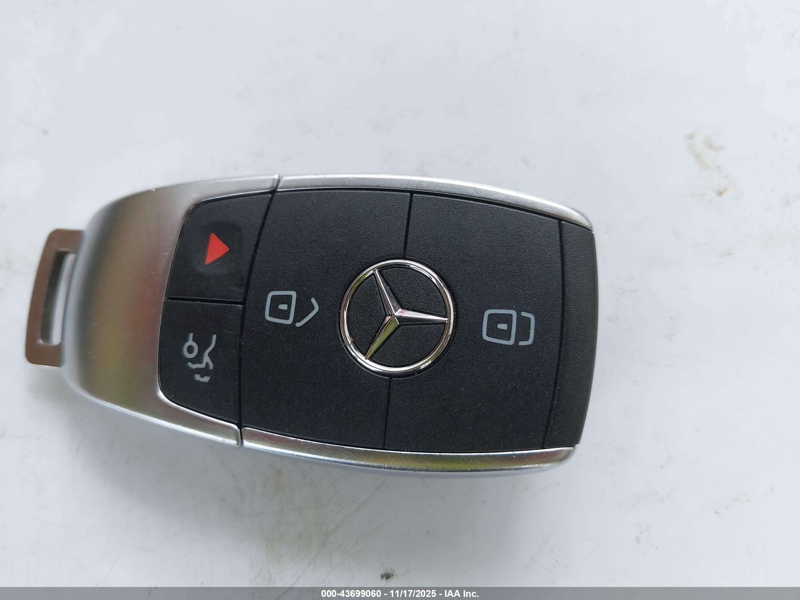MERCEDES-BENZ C image 11