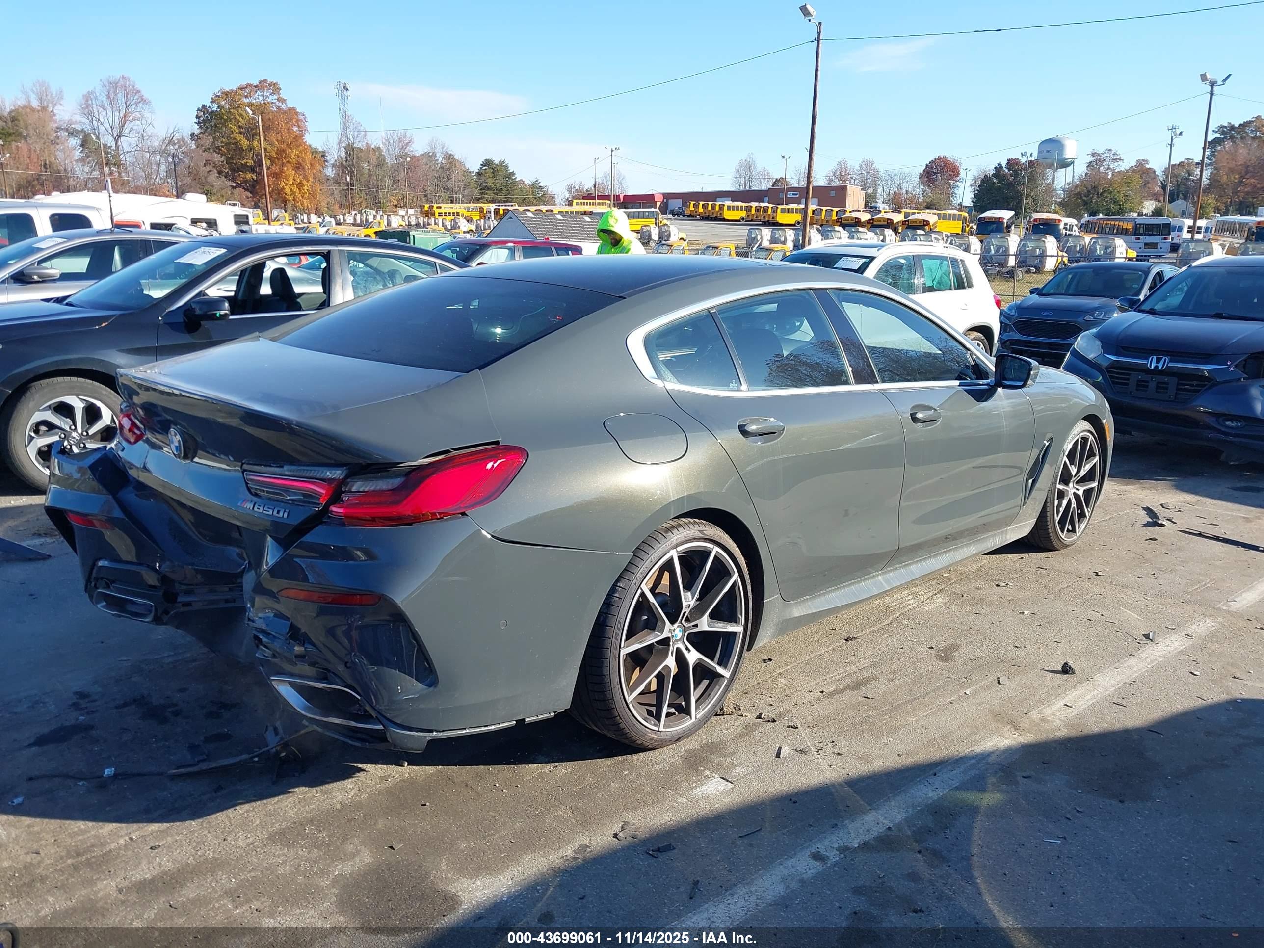 BMW M850I image 4