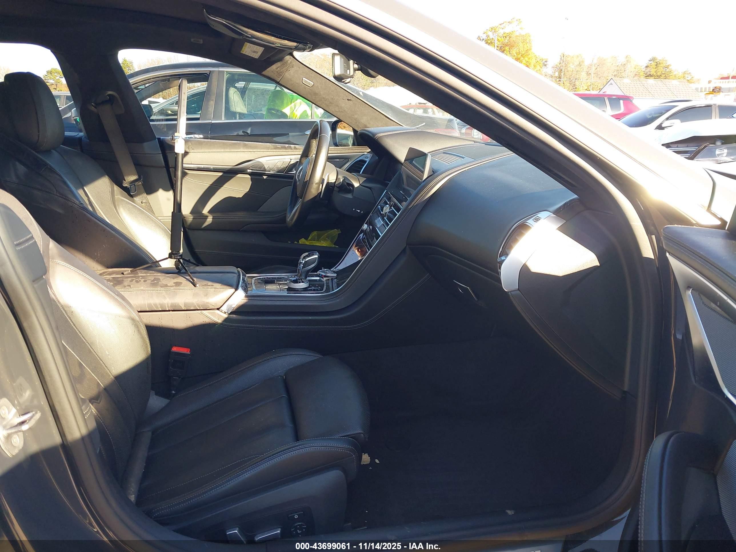 BMW M850I image 5