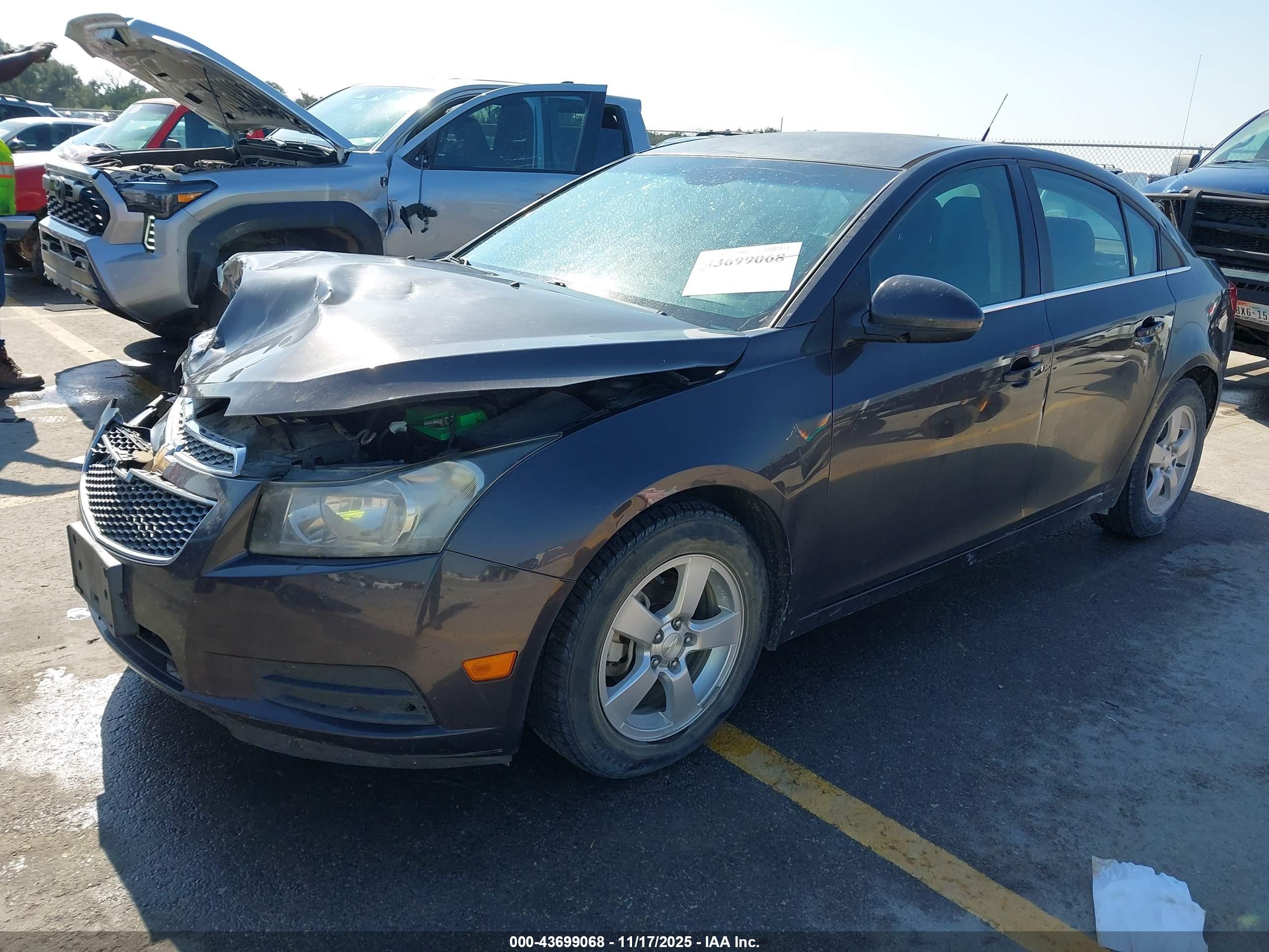 CHEVROLET CRUZE image 2