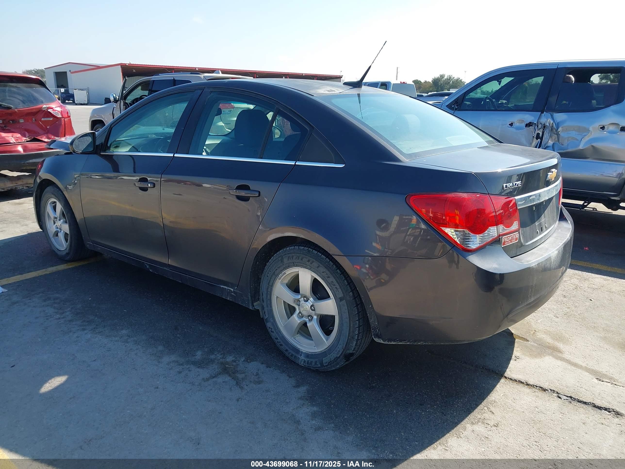 CHEVROLET CRUZE image 3